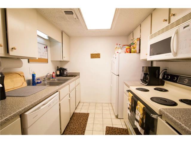 2401 Leon St #300 Property Photo 12