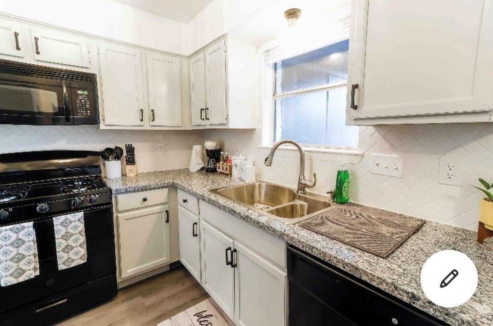 200 Laurel Dr #a Property Photo 5