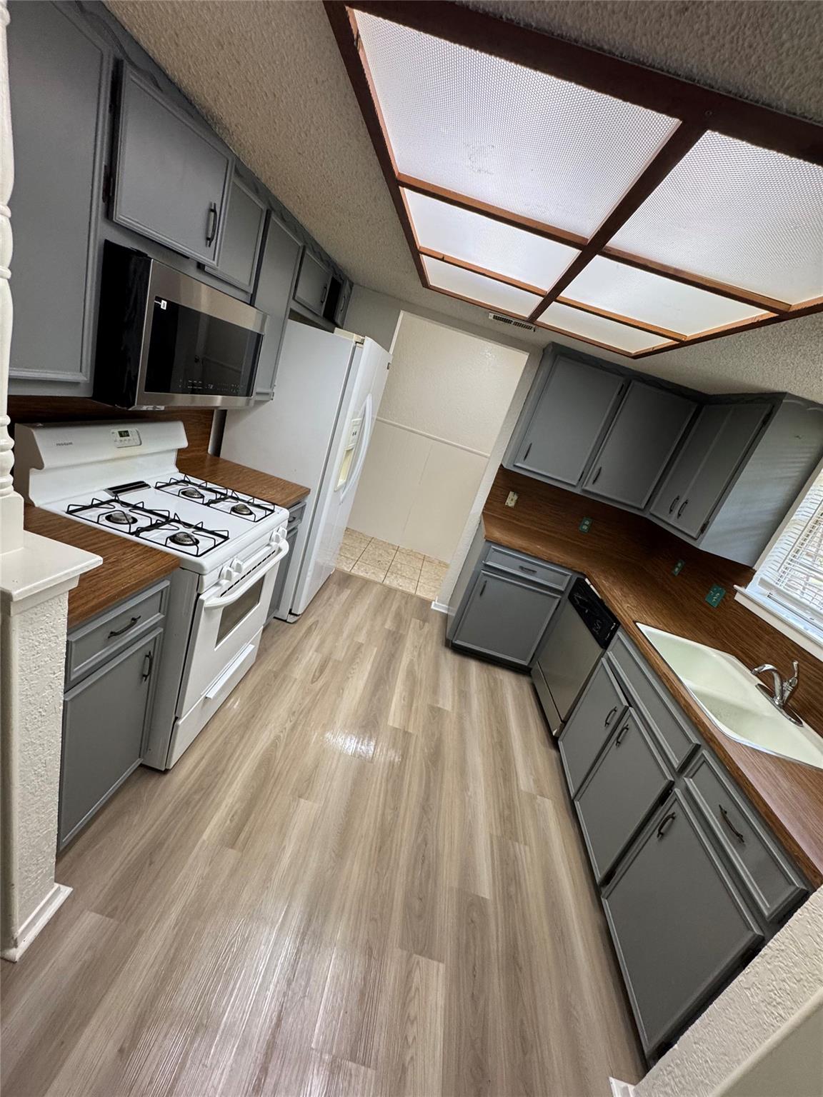 1309 Radam Cir Property Photo 3