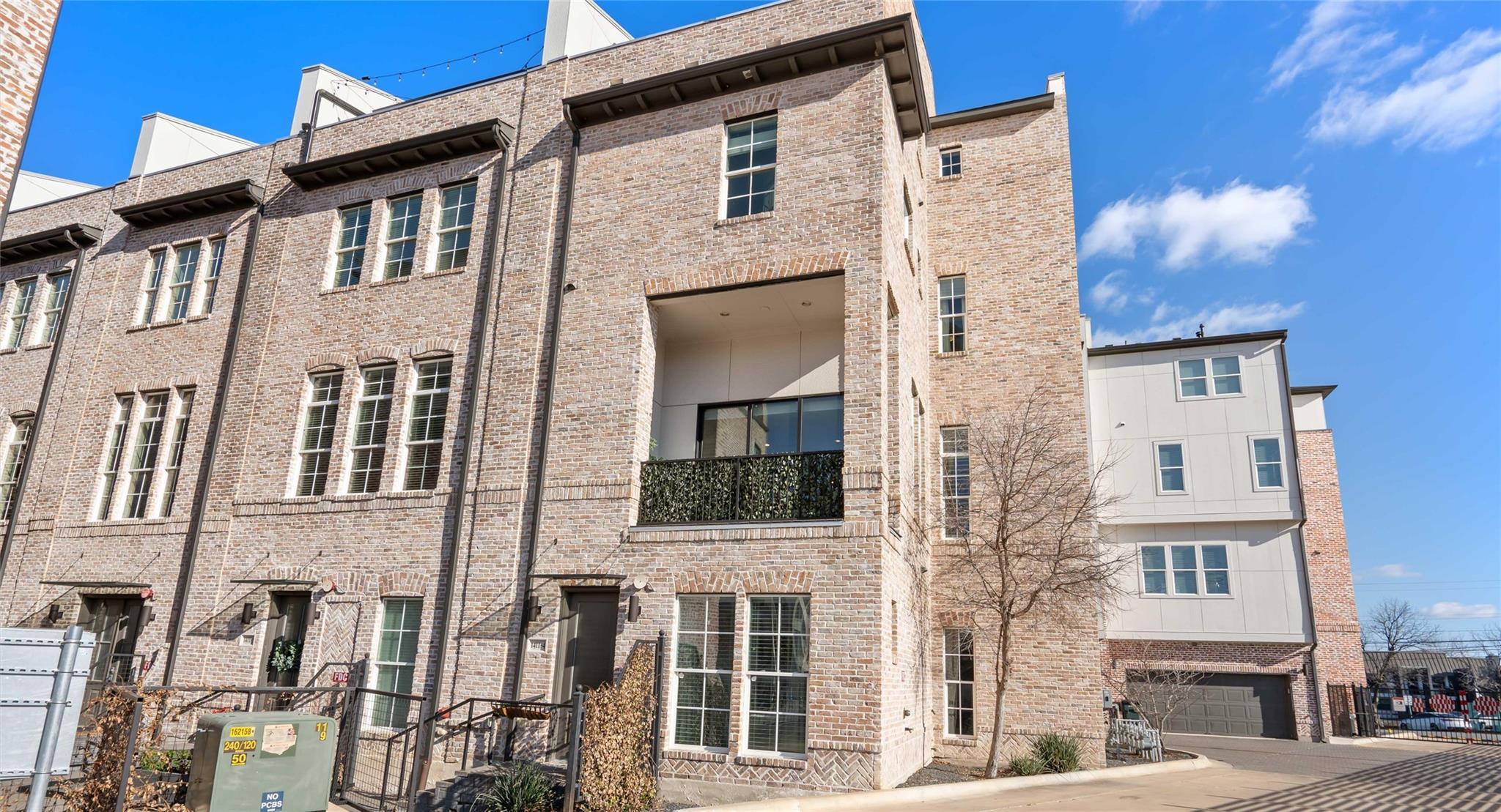 1411 Town Creek Dr #4 Property Photo 1