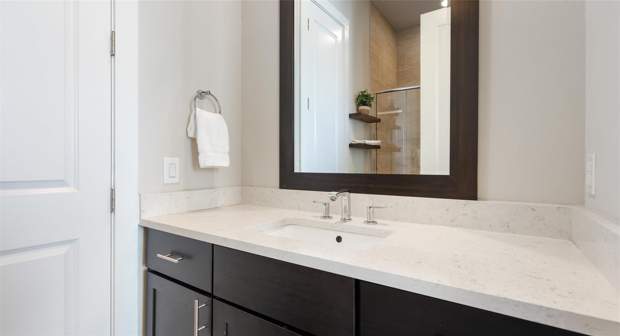 1411 Town Creek Dr #4 Property Photo 5