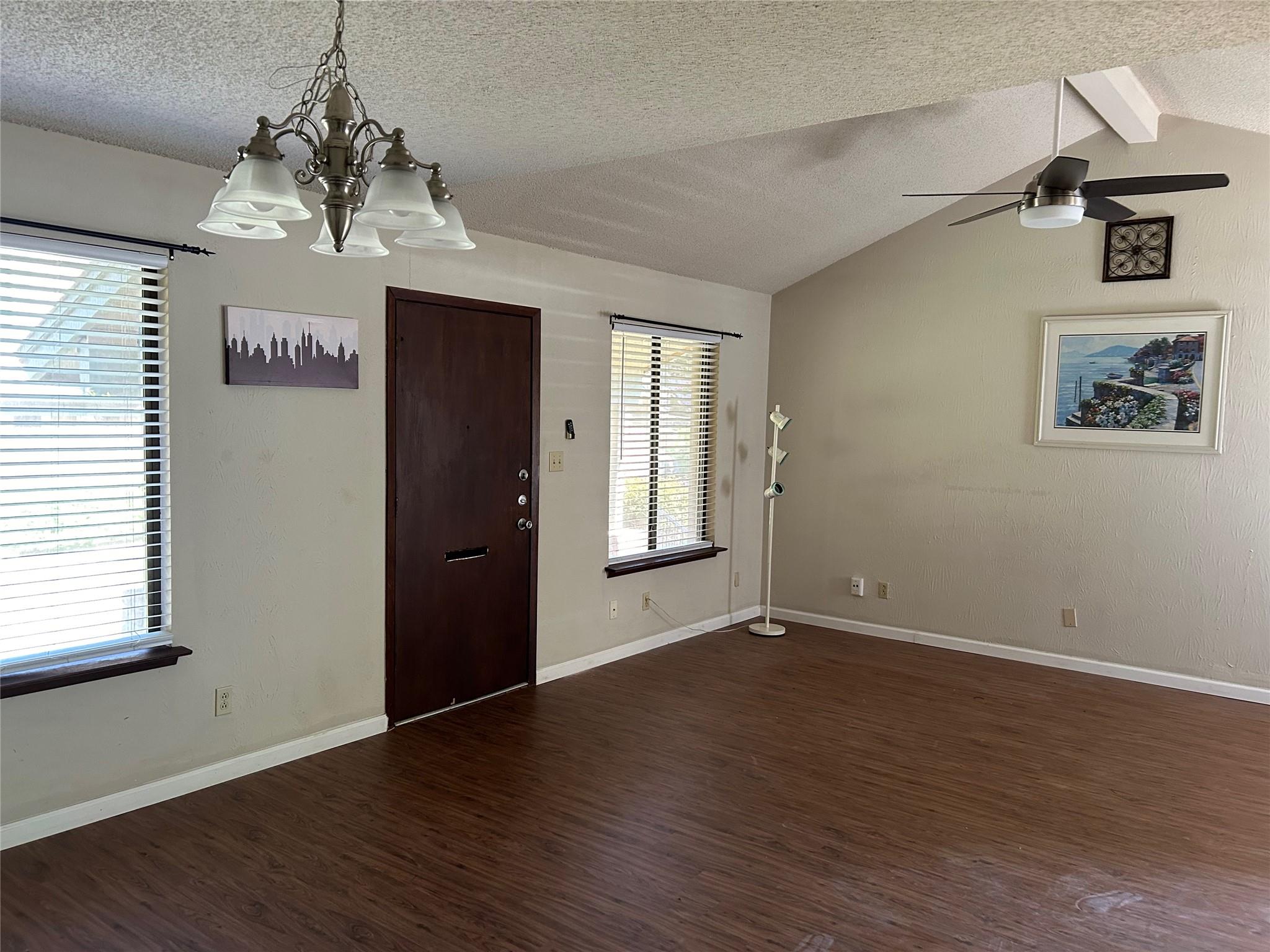 9509 Blue Creek Ln Property Photo 11