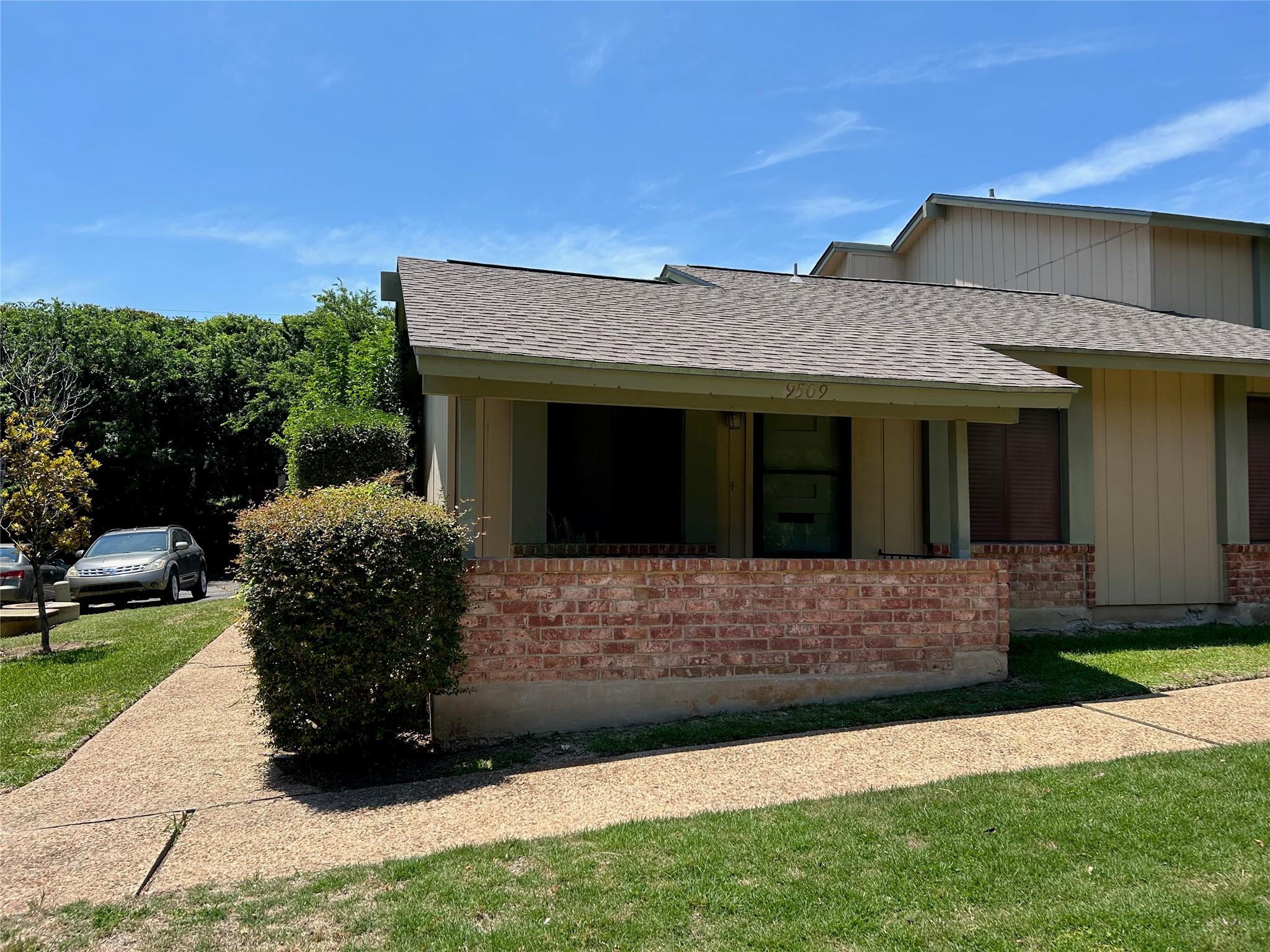 9509 Blue Creek Ln Property Photo 15