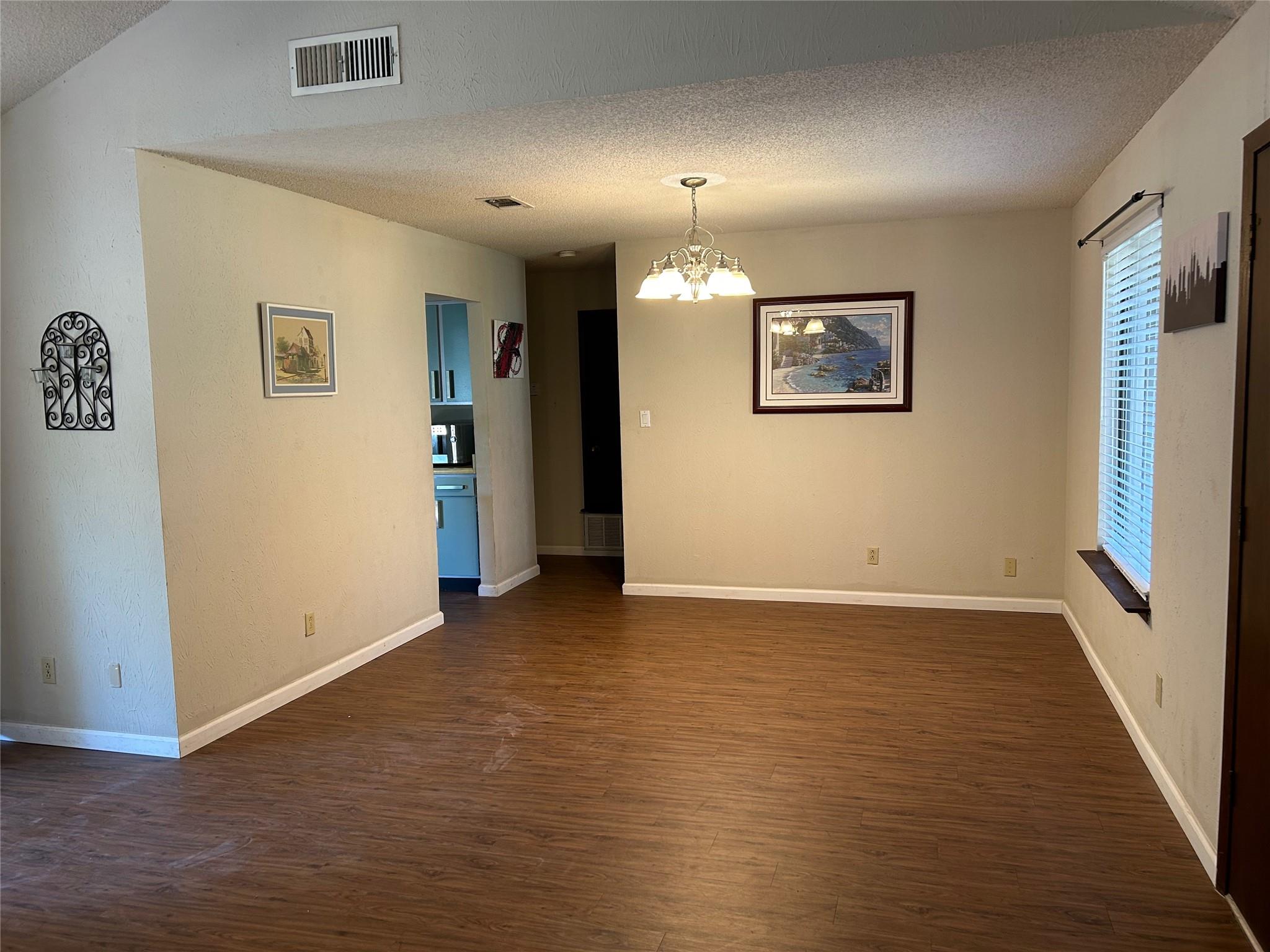 9509 Blue Creek Ln Property Photo 26