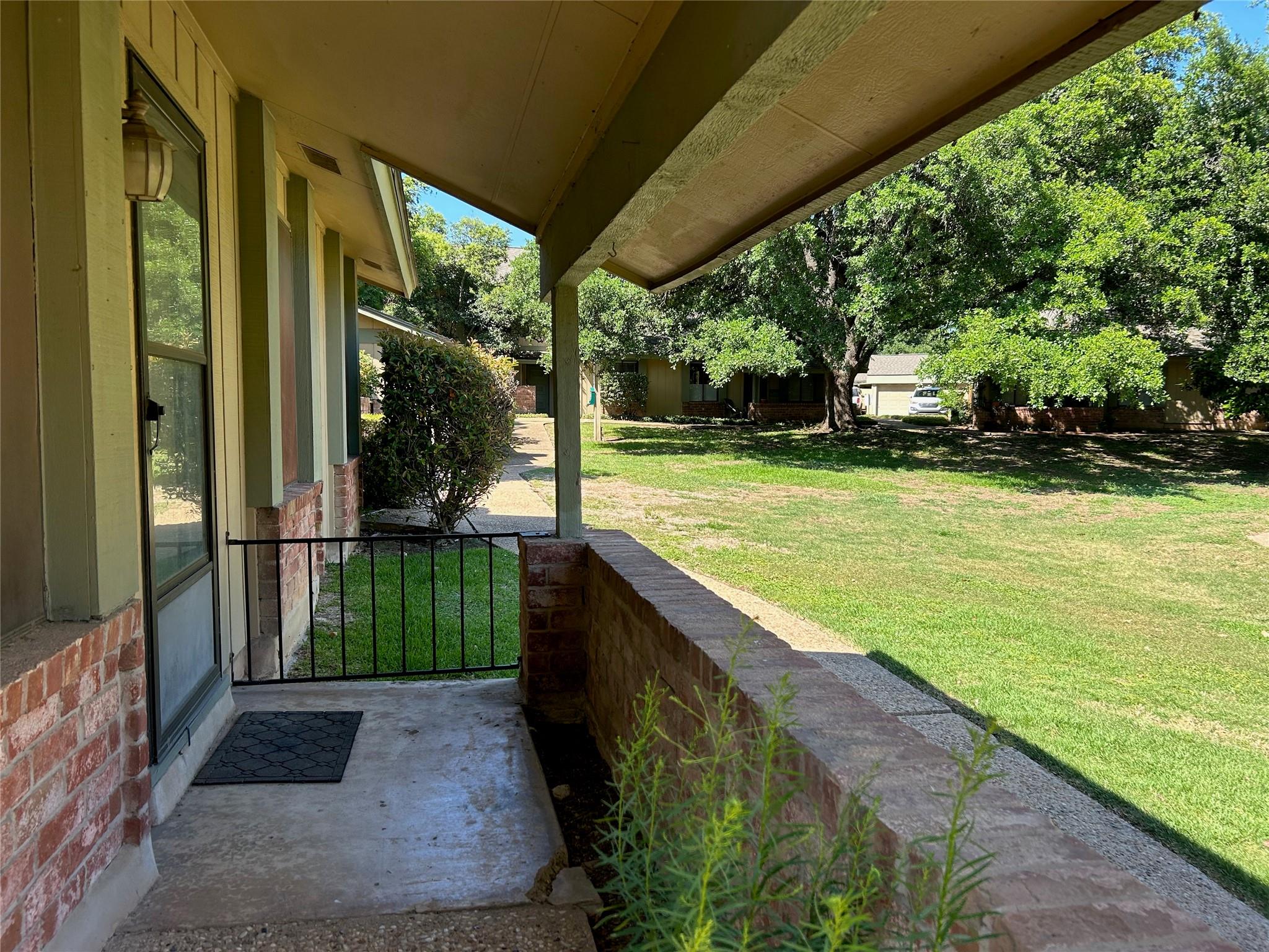 9509 Blue Creek Ln Property Photo 30