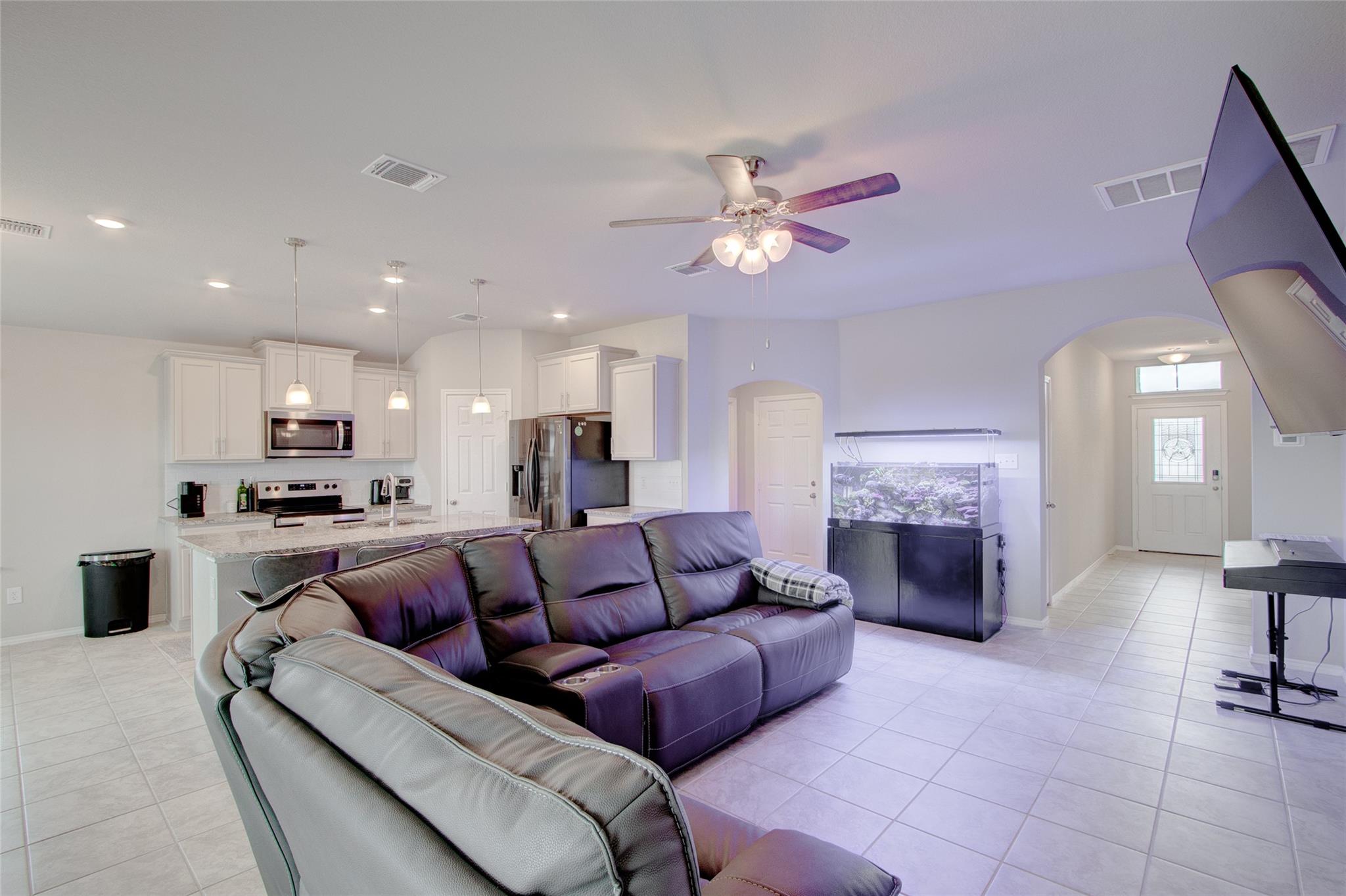 1317 Cesarina St Property Photo 6