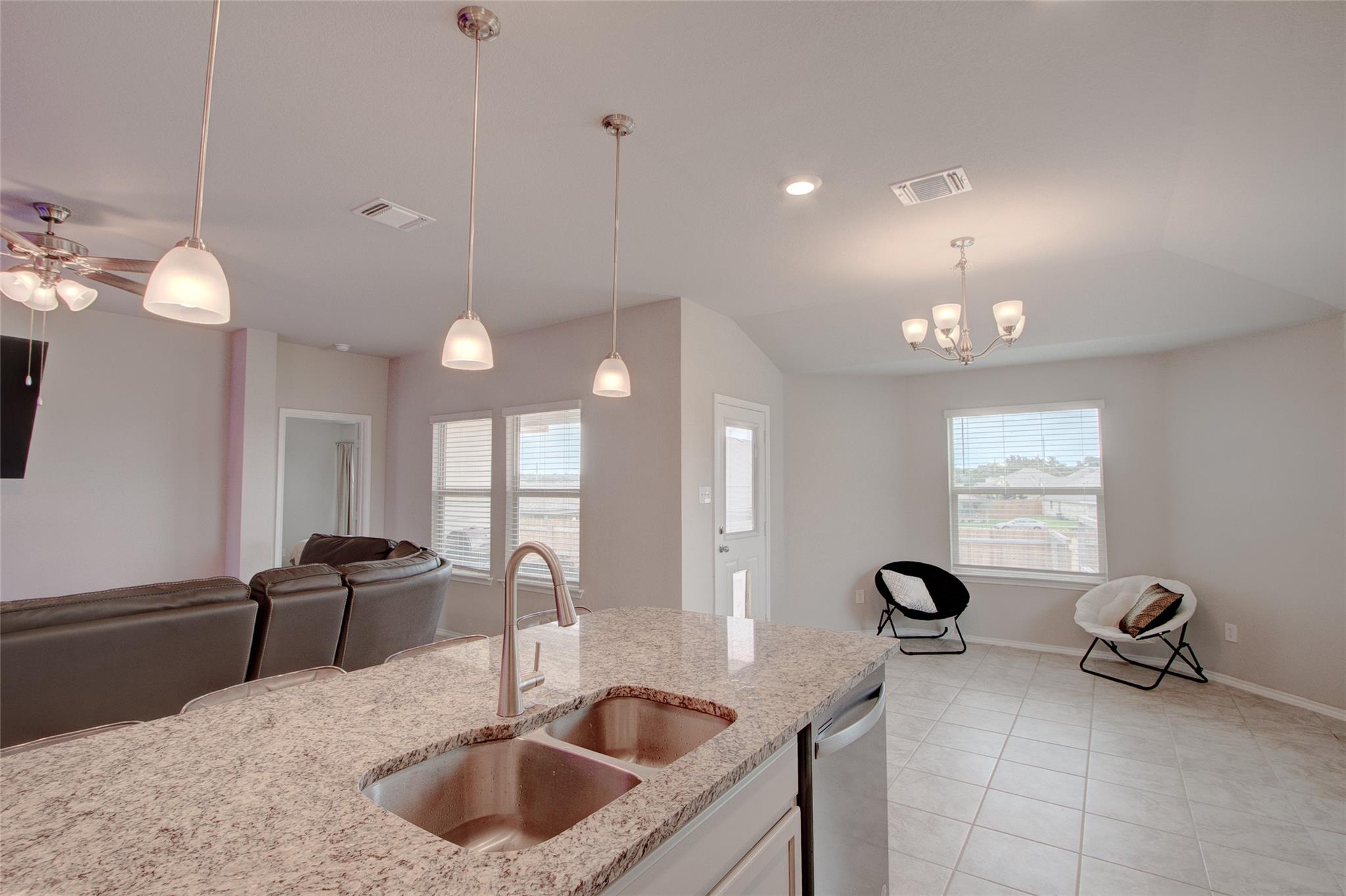 1317 Cesarina St Property Photo 9