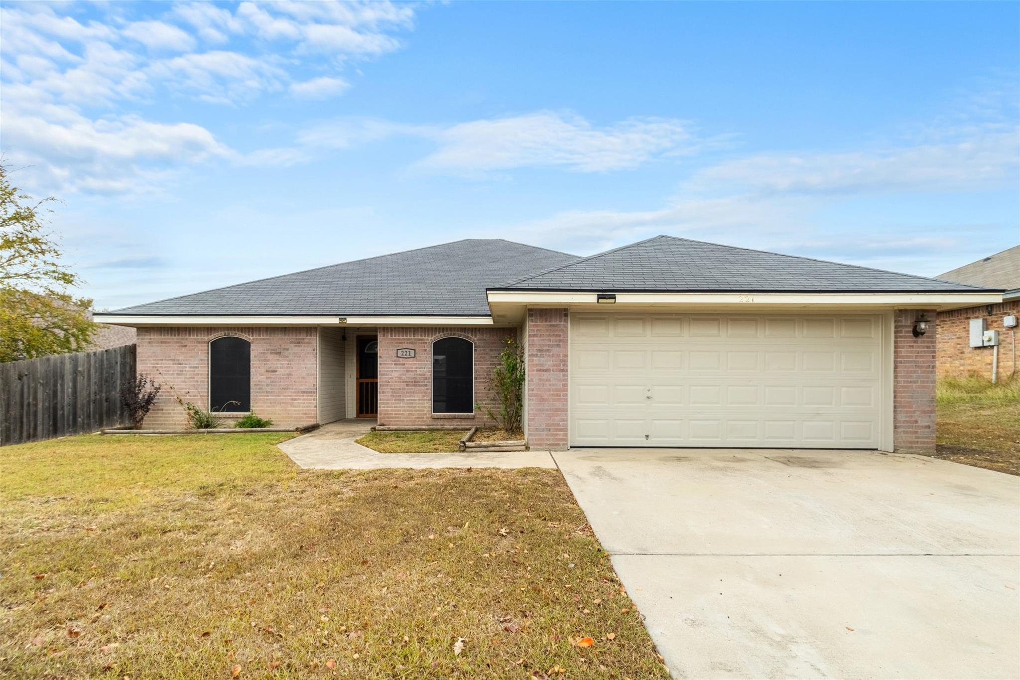 221 Timber Ridge Dr Property Photo