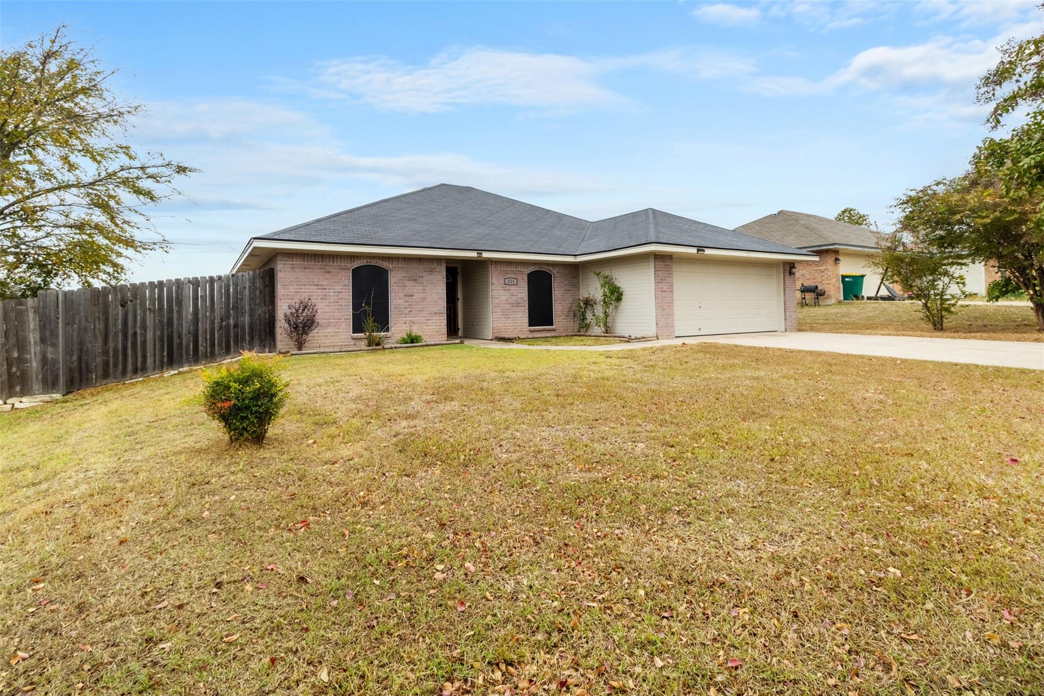 221 Timber Ridge Dr Property Photo 2
