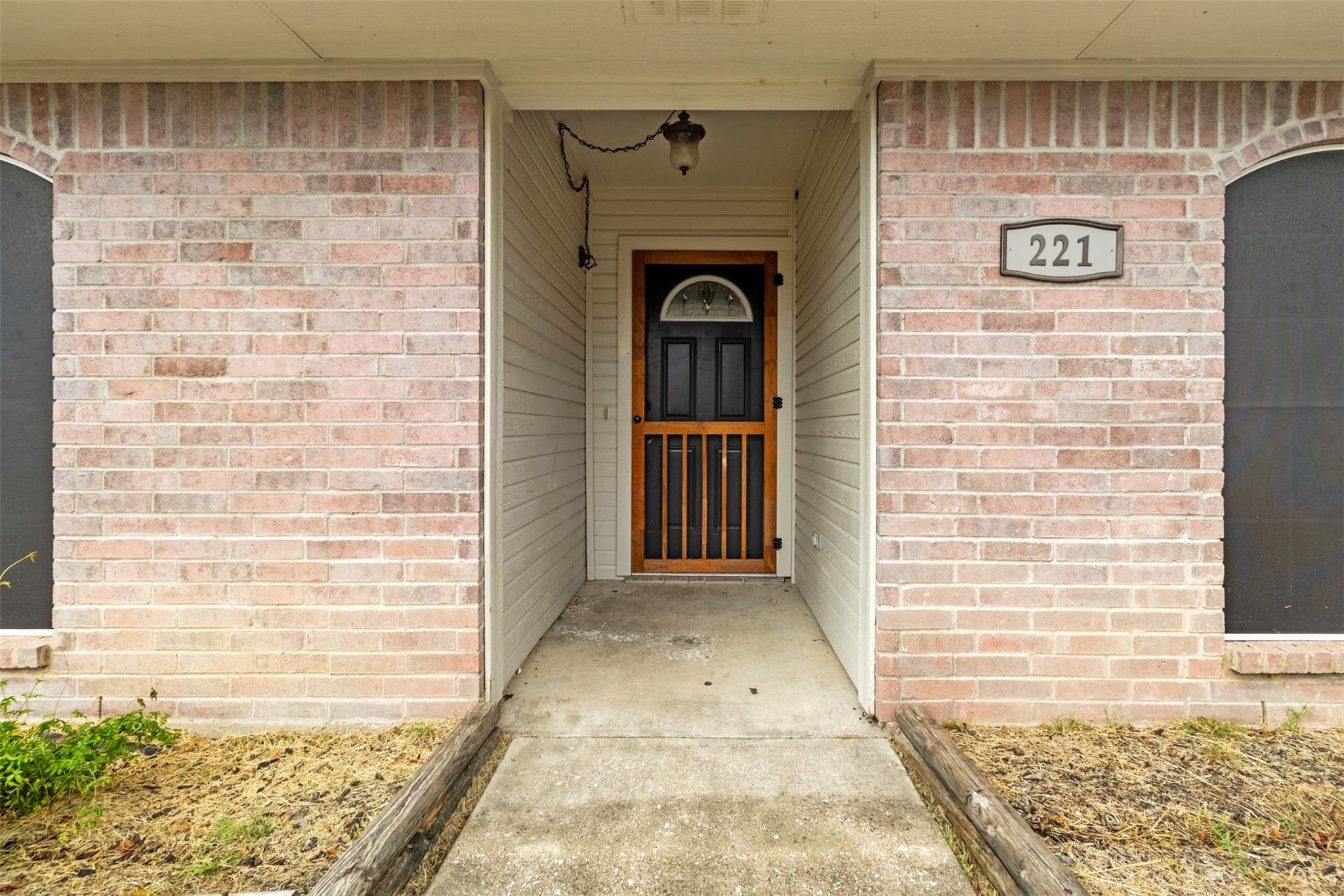 221 Timber Ridge Dr Property Photo 4