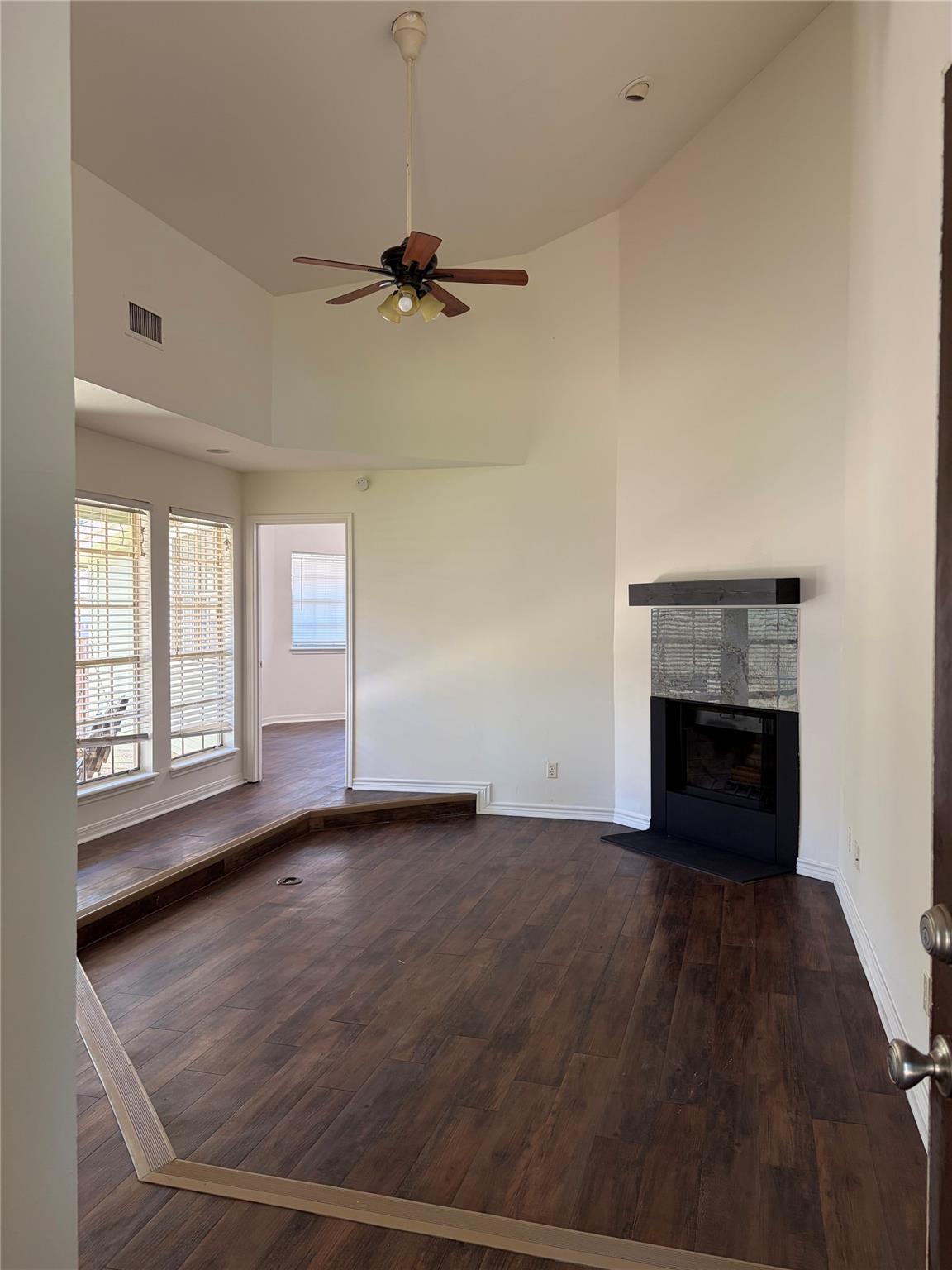 1404 Andra Ln Property Photo 4