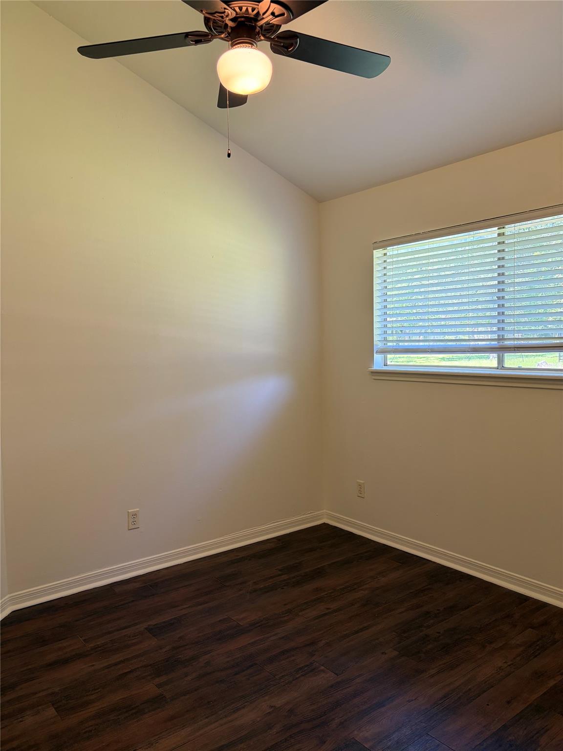 1404 Andra Ln Property Photo 12