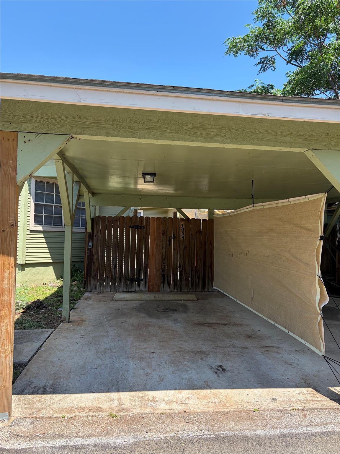 1404 Andra Ln Property Photo 17