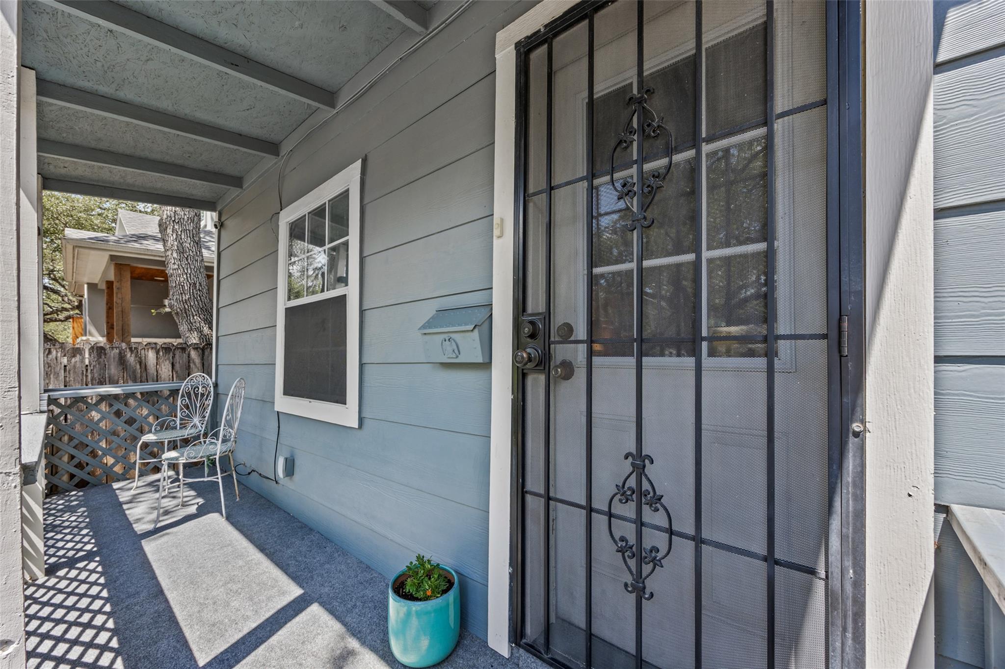 906 W Elizabeth St Property Photo 7
