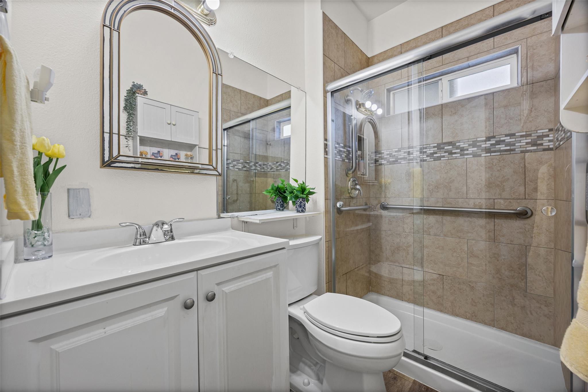906 W Elizabeth St Property Photo 18