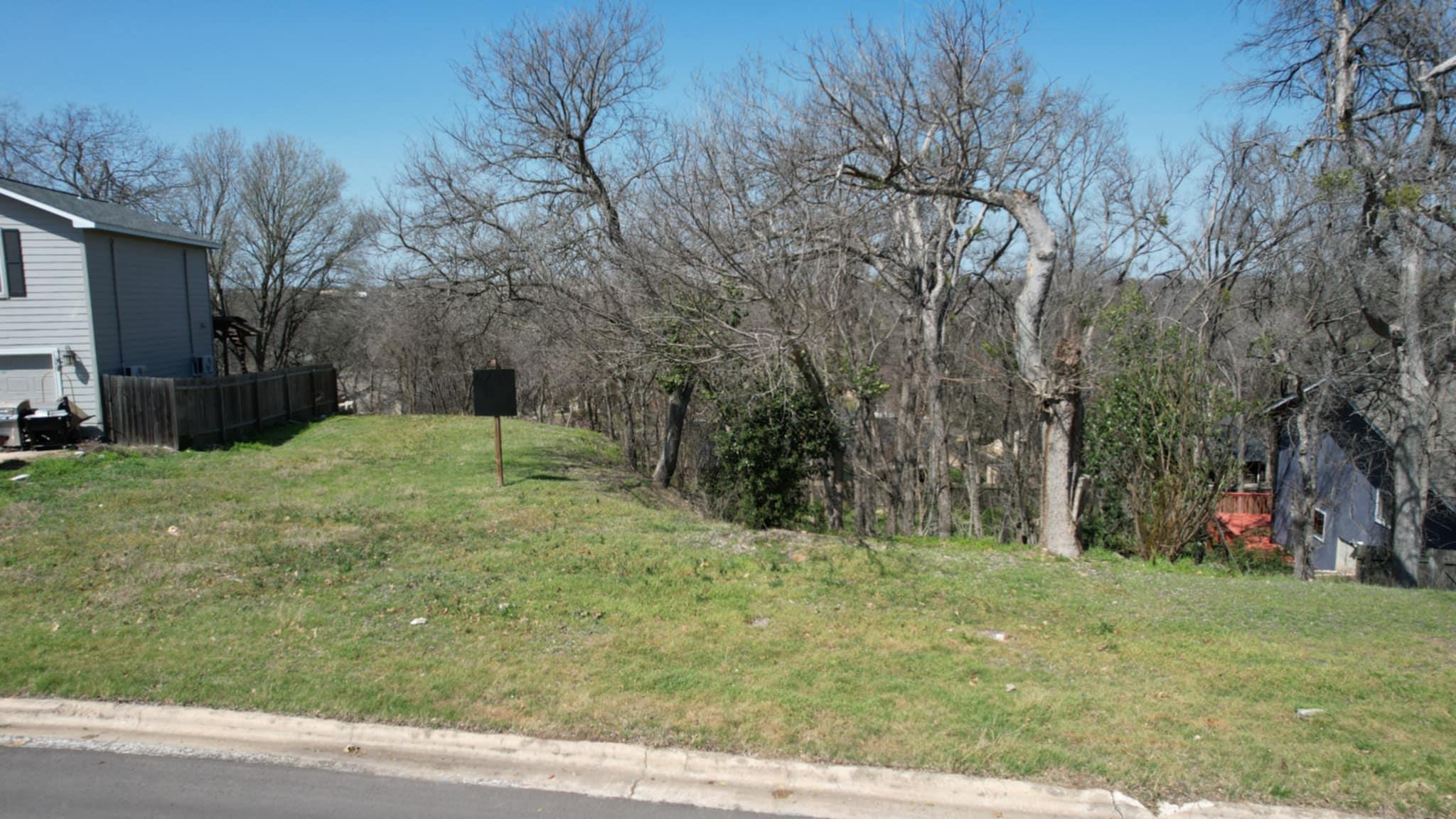 506 Quail Creek Dr Property Photo 2