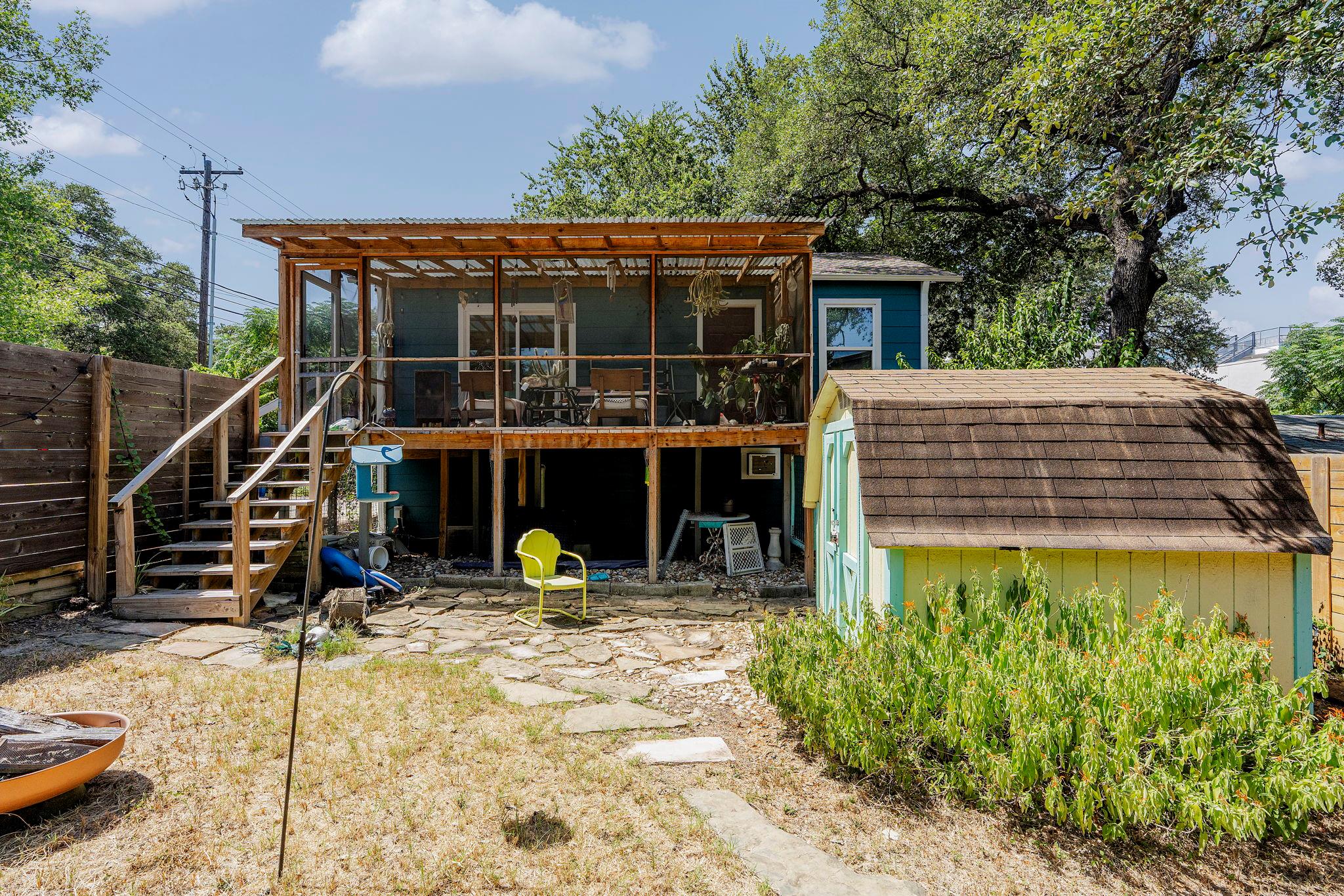 401 W Live Oak St Property Photo 24