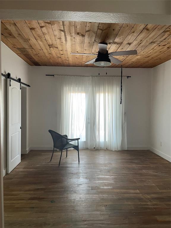 1233 Delano St Property Photo 10