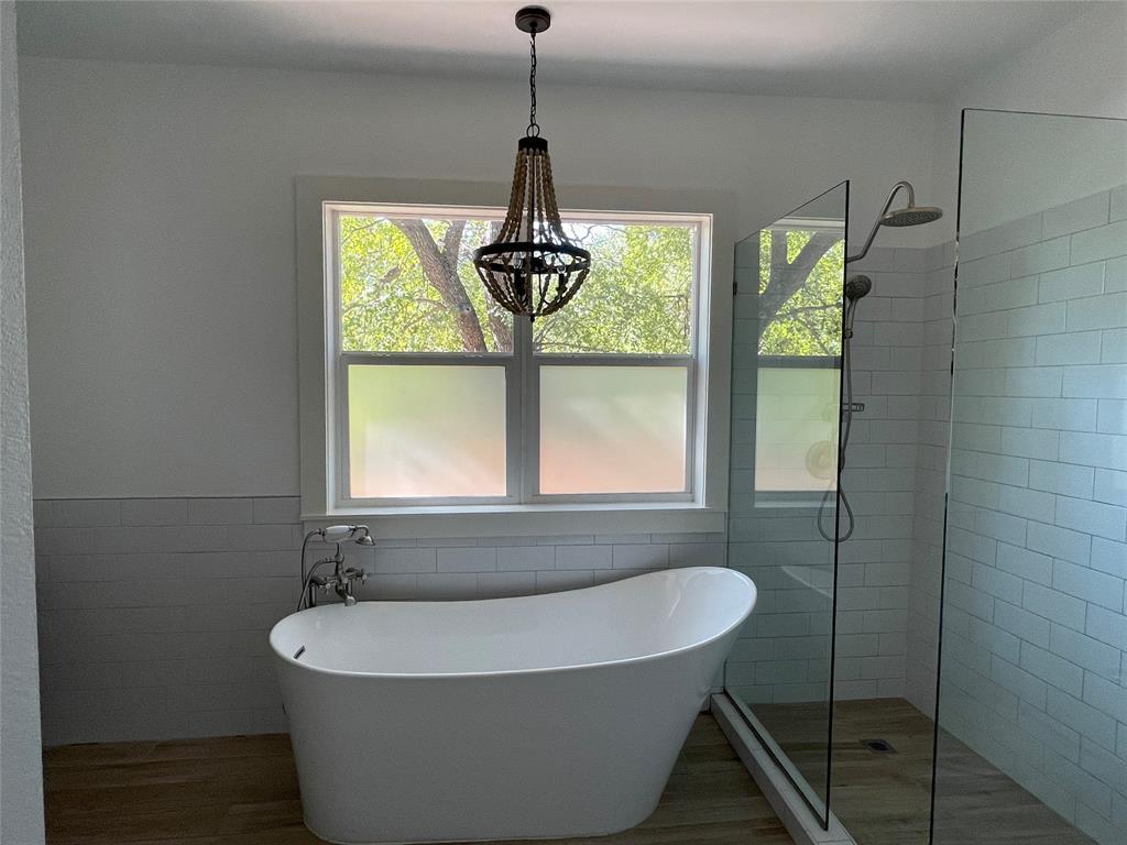 1233 Delano St Property Photo 11