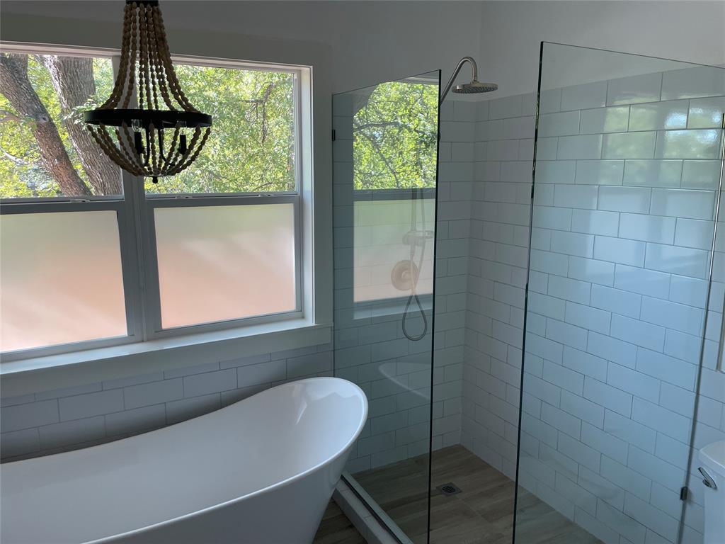 1233 Delano St Property Photo 12