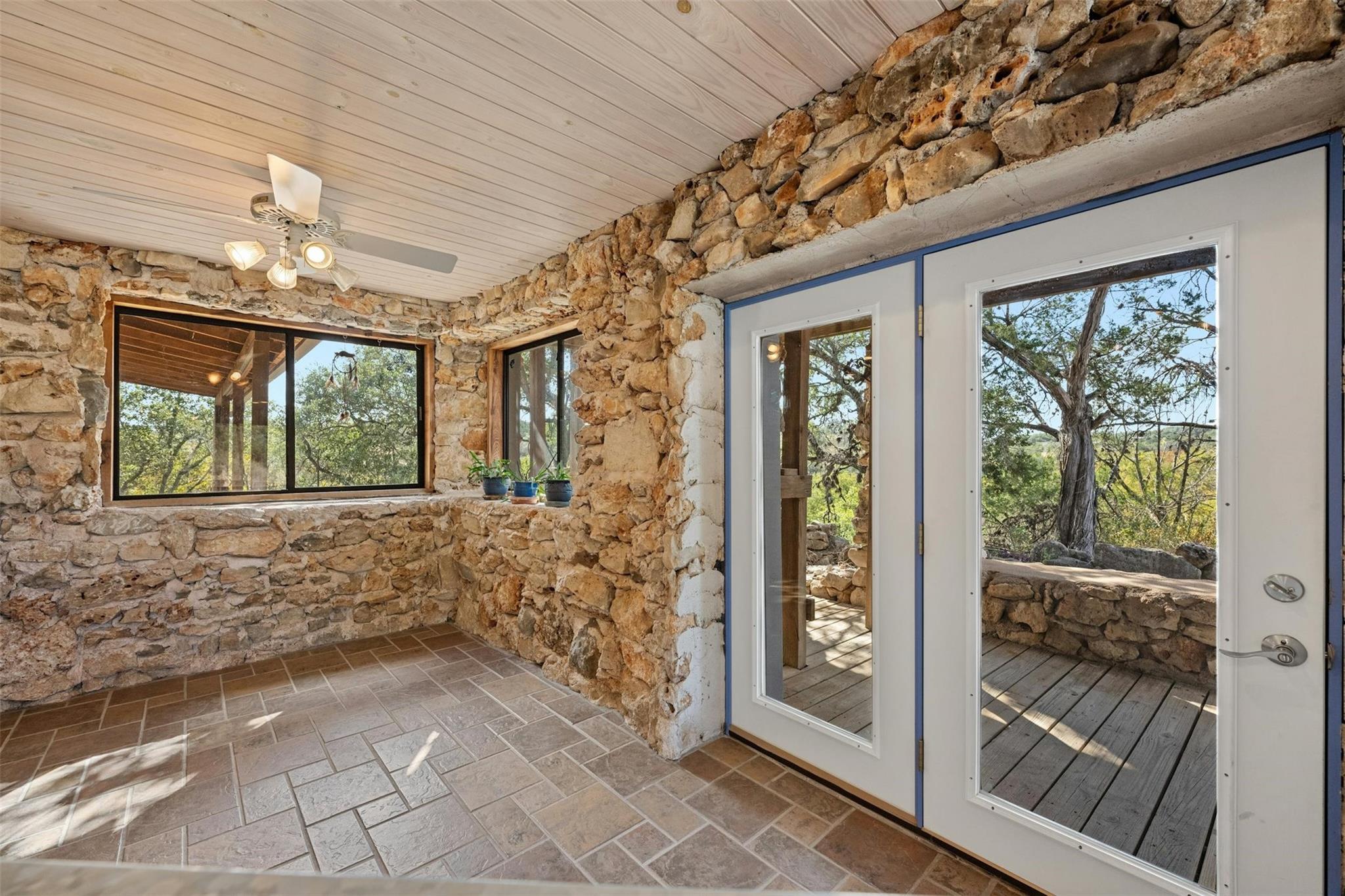 4200 Three Creek Trl Property Photo 23