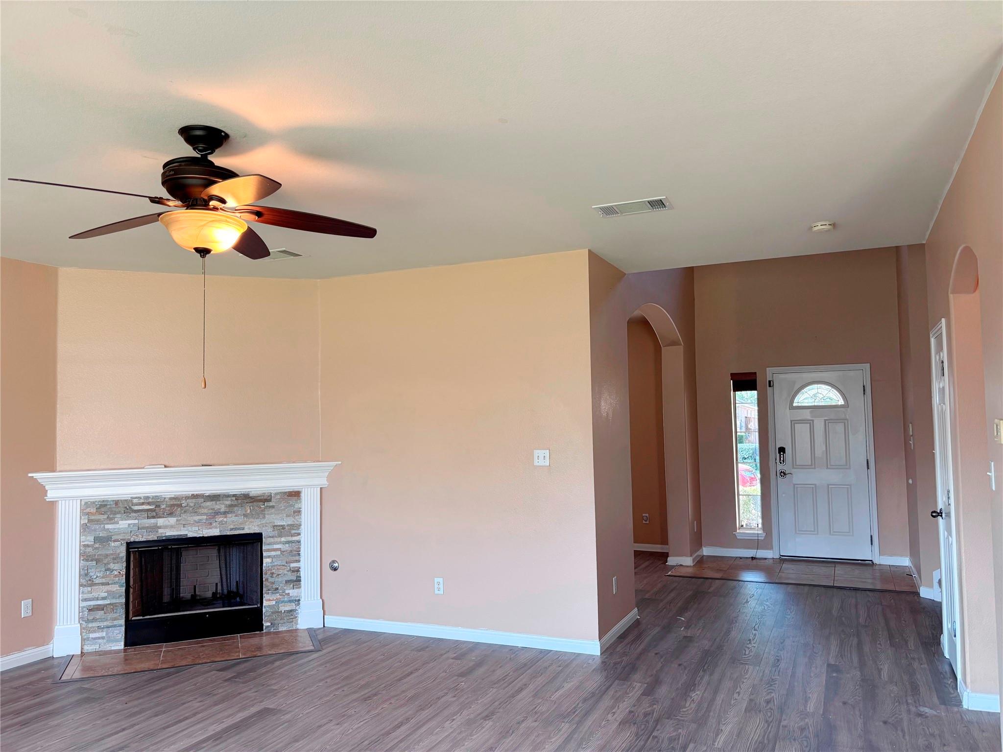 4116 Meadow Bluff Way Property Photo 3