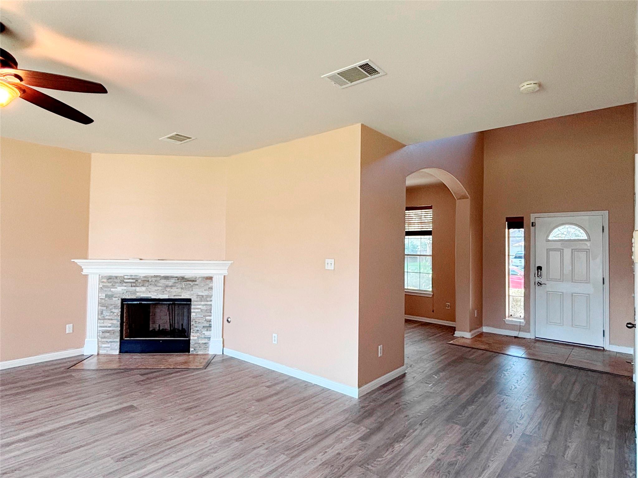 4116 Meadow Bluff Way Property Photo 7
