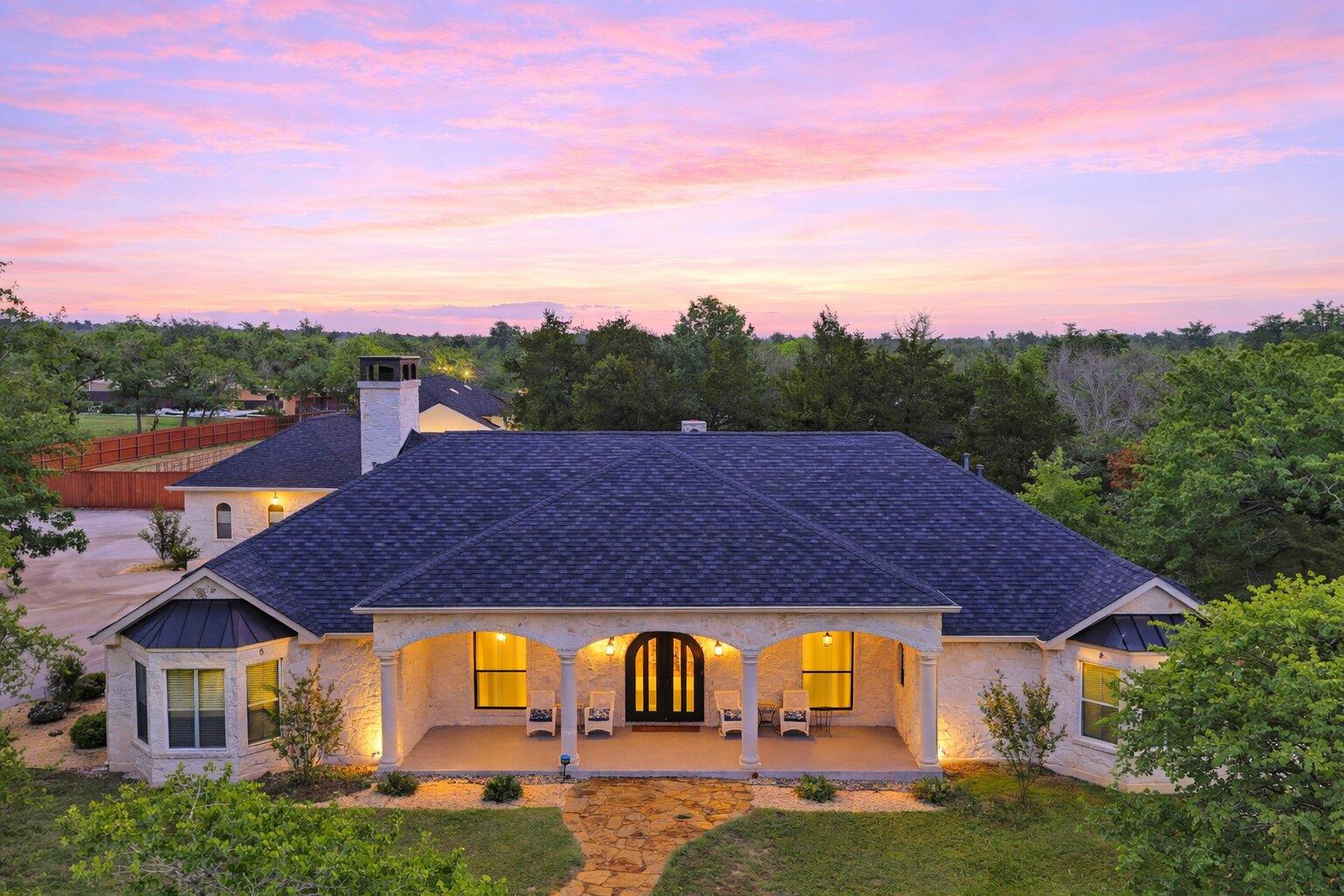 125 Carriage Ct Property Photo