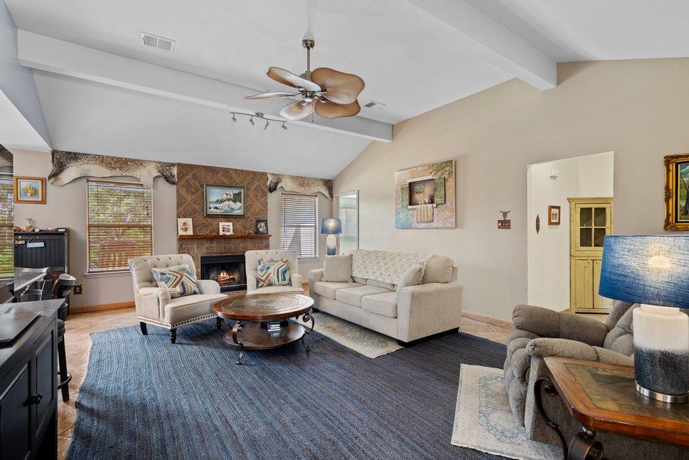 2111 Stallion Springs Dr Property Photo 26