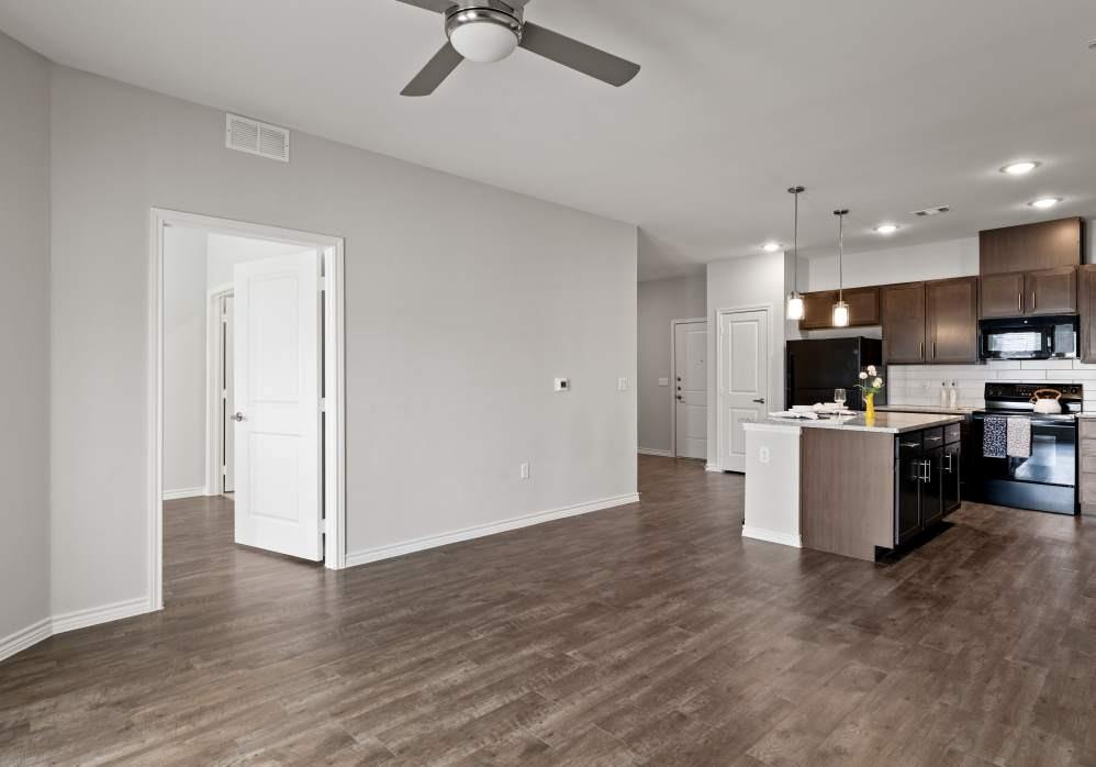 2551 N Guadalupe St #4204 Property Photo 7