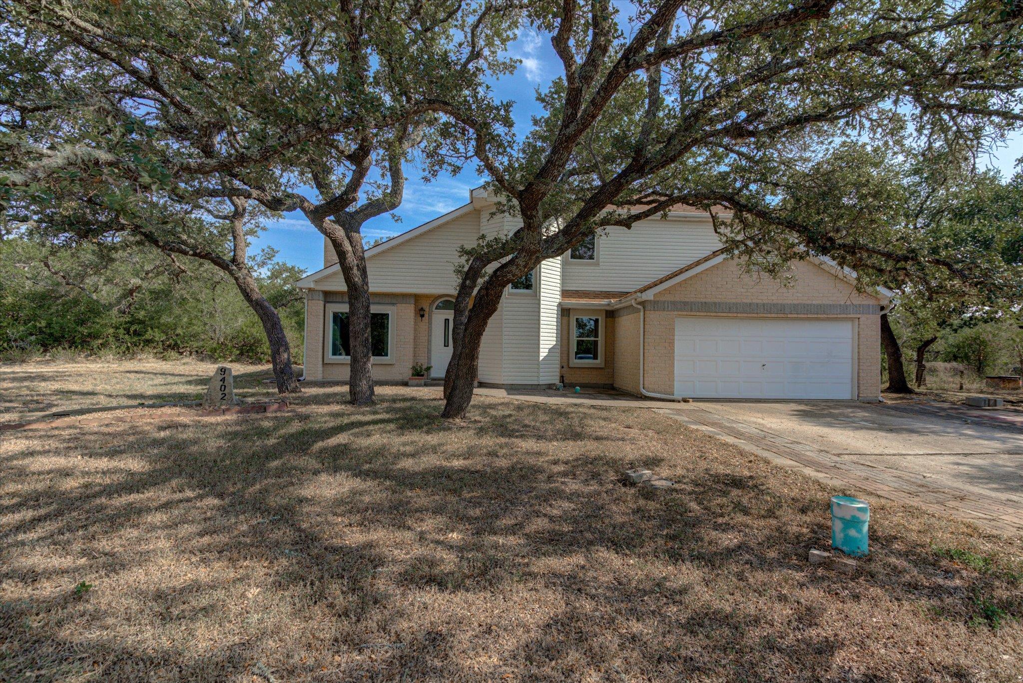 9402 Claxton Dr Property Photo 1