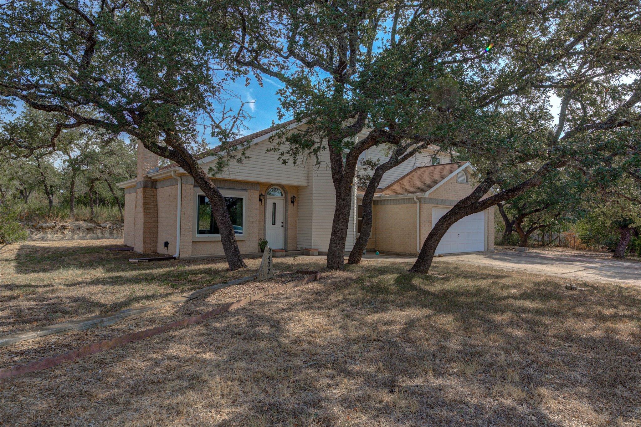 9402 Claxton Dr Property Photo 2