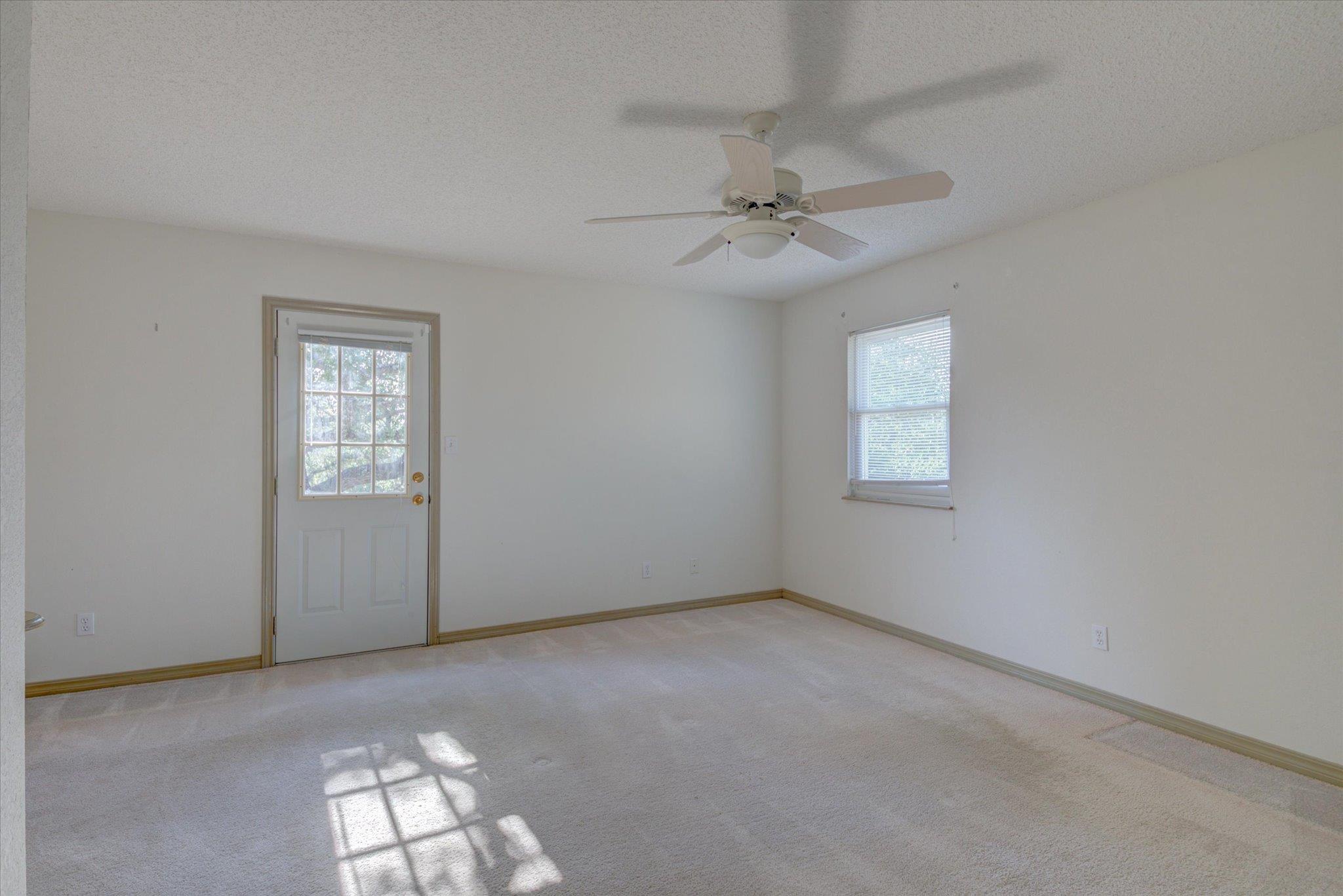 9402 Claxton Dr Property Photo 16