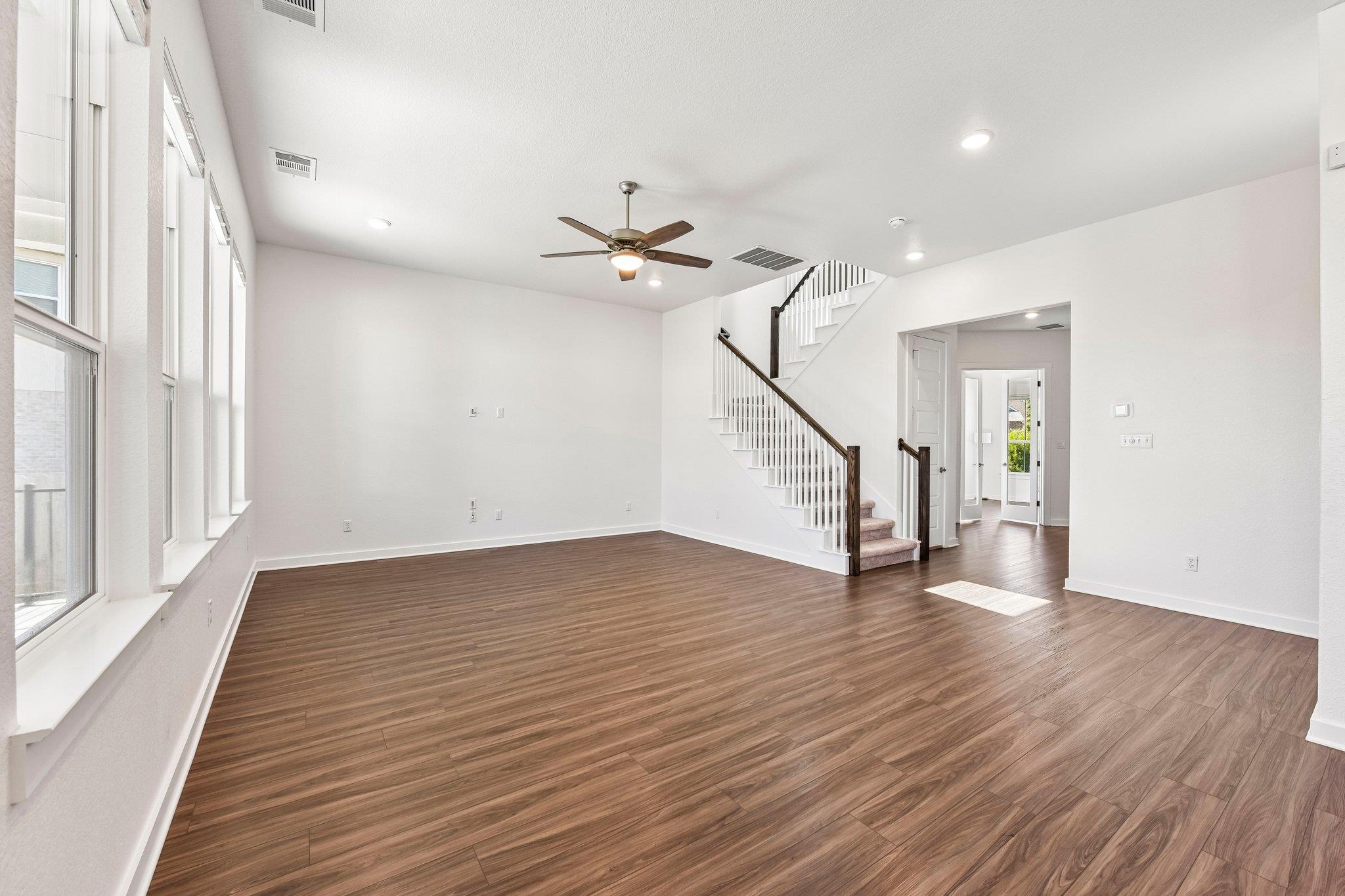 1209 Willie Ranch Way Property Photo 5