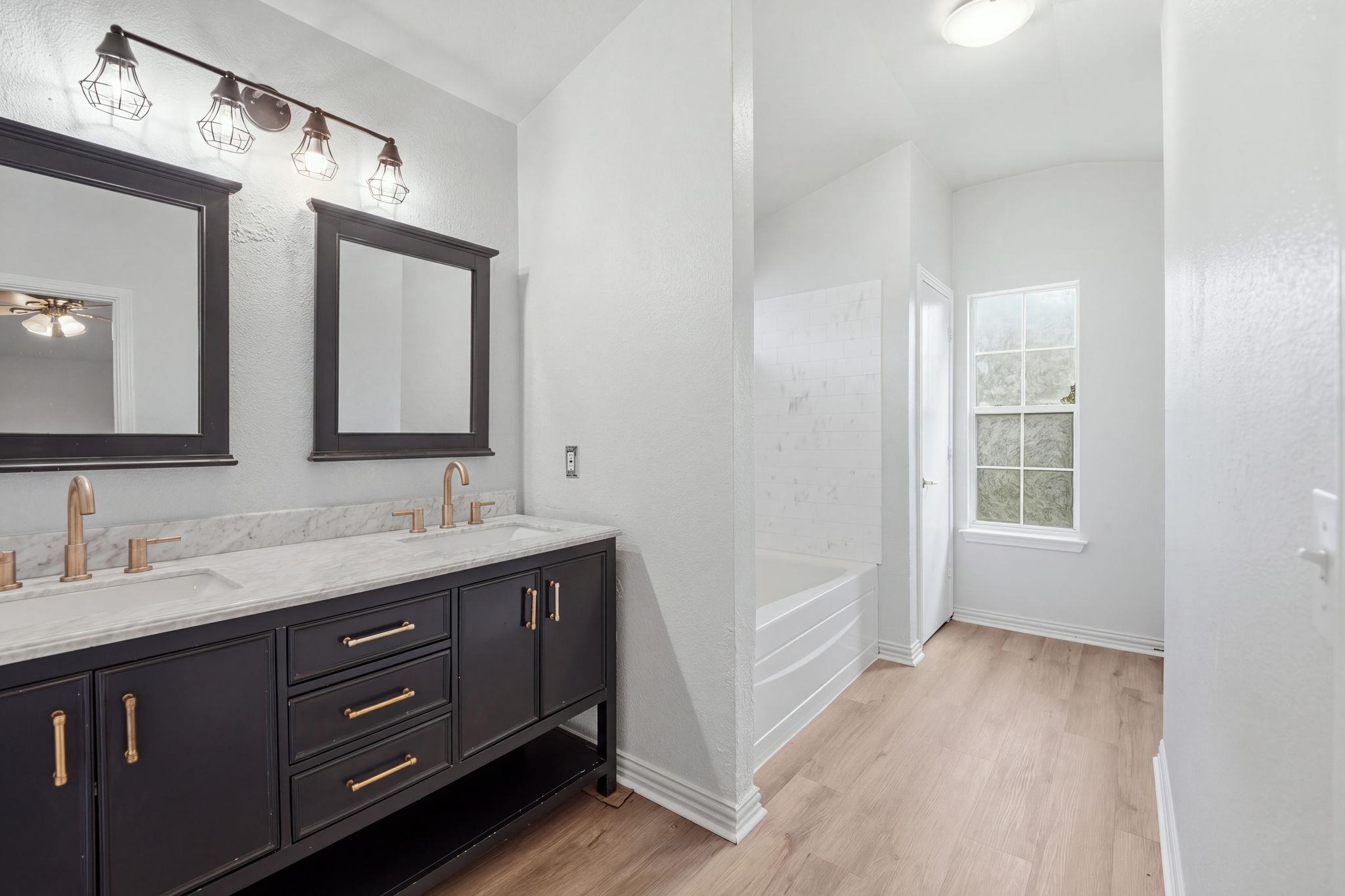 11406 Robert Wooding Dr Property Photo 25