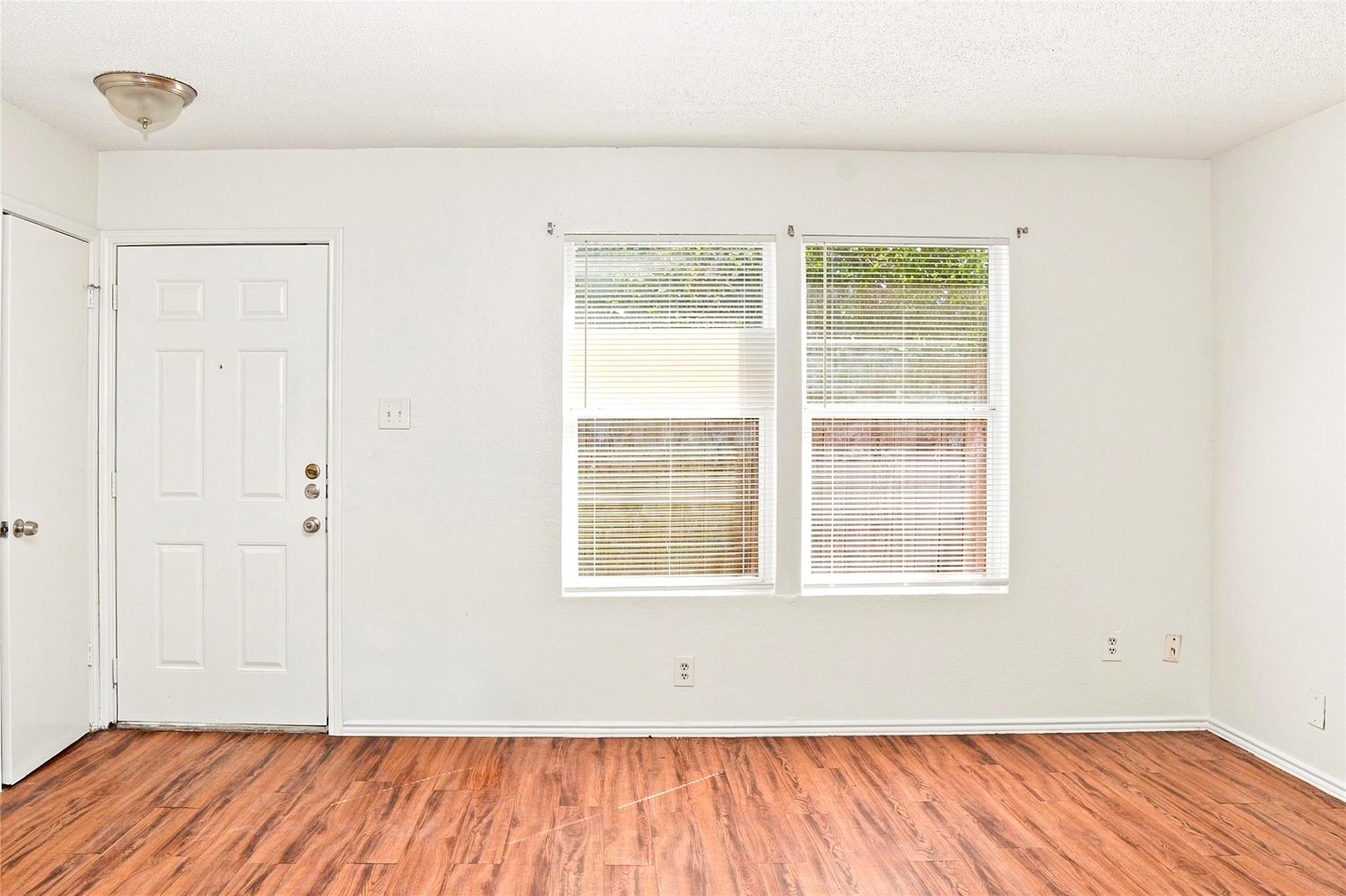 6906 Deep Cir #a Property Photo 2