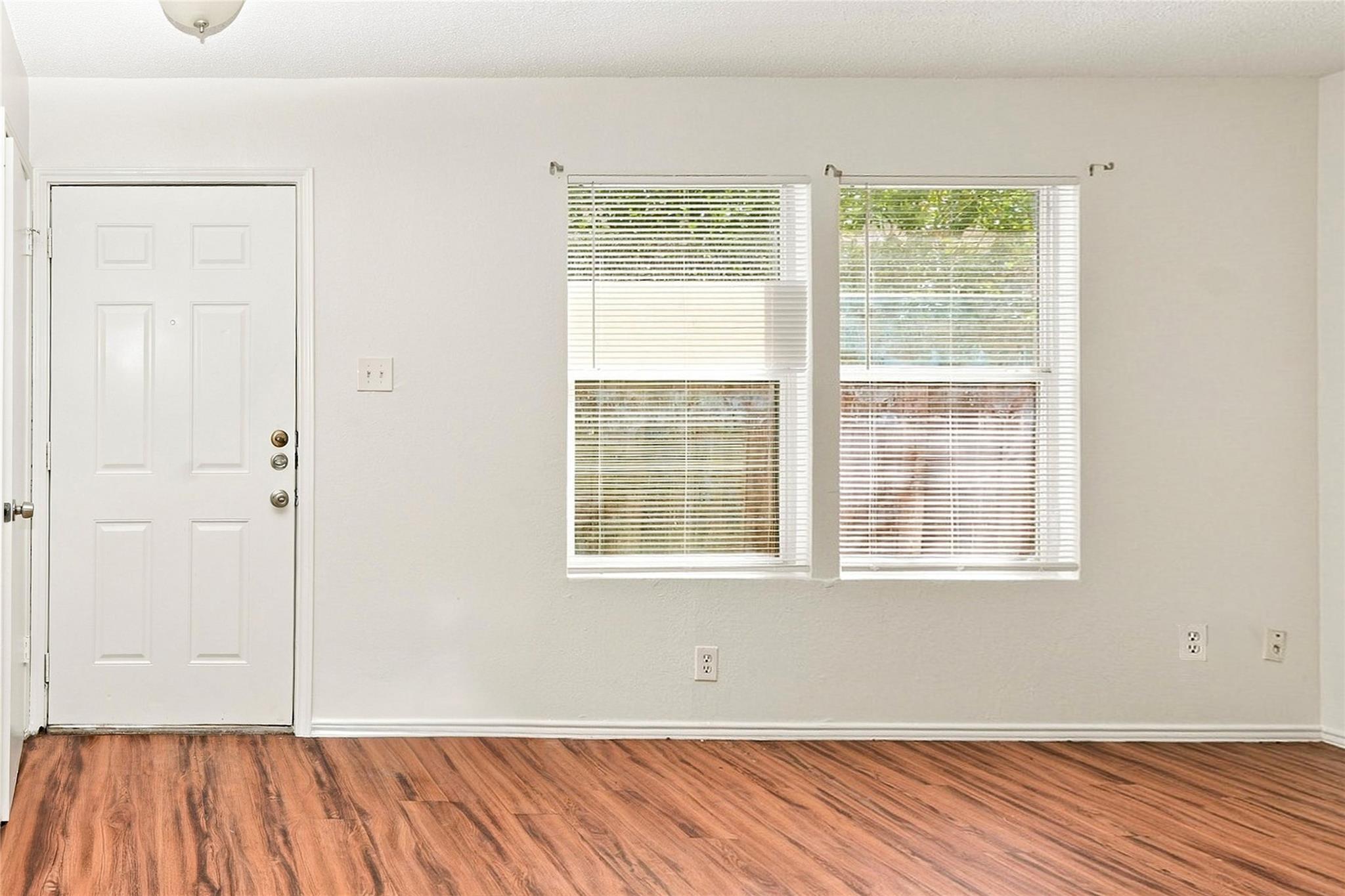 6906 Deep Cir #a Property Photo 3