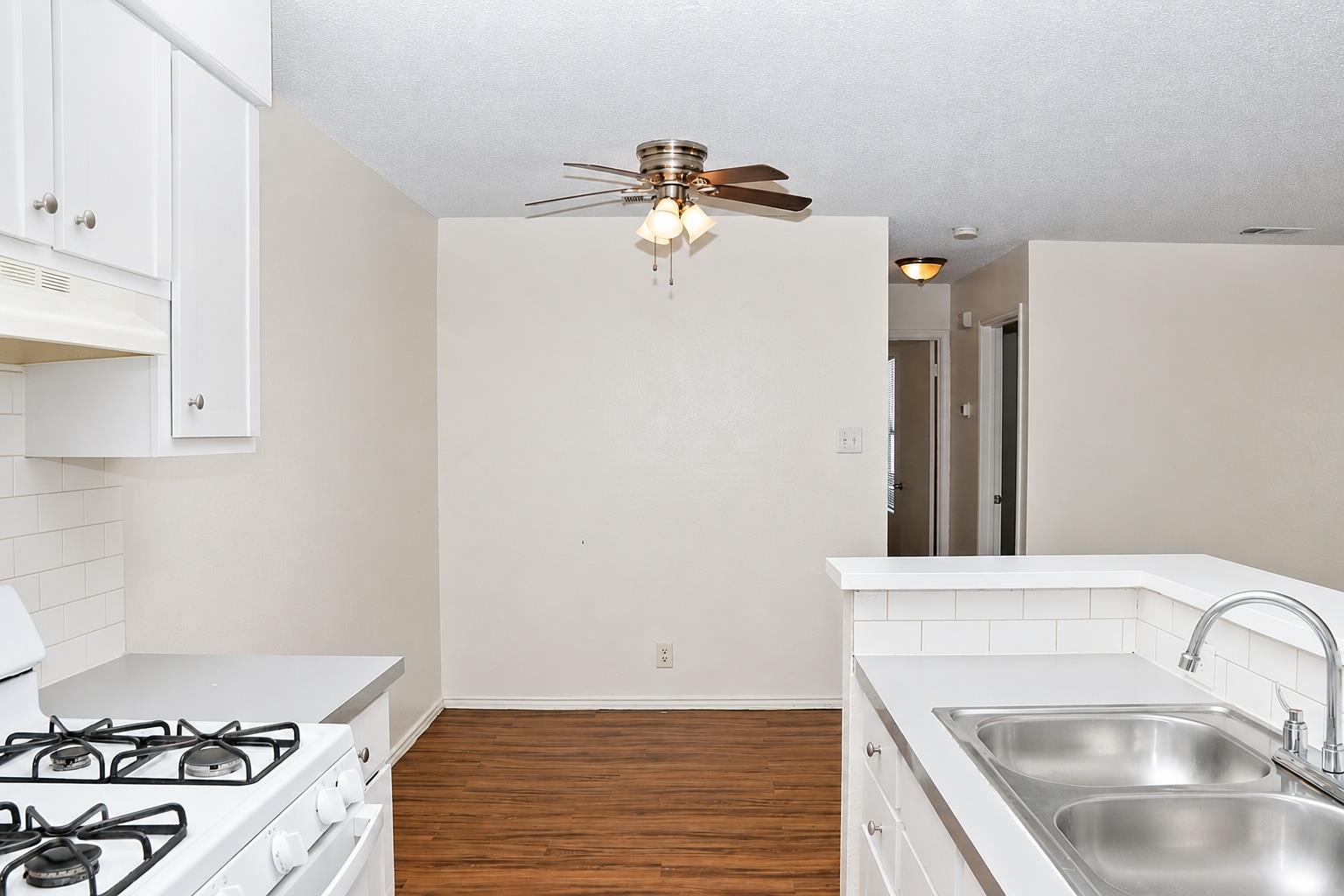 6906 Deep Cir #a Property Photo 8