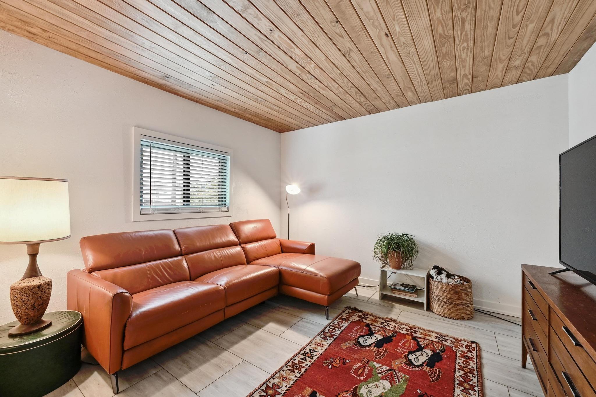 1604 Adriane Dr Property Photo 6
