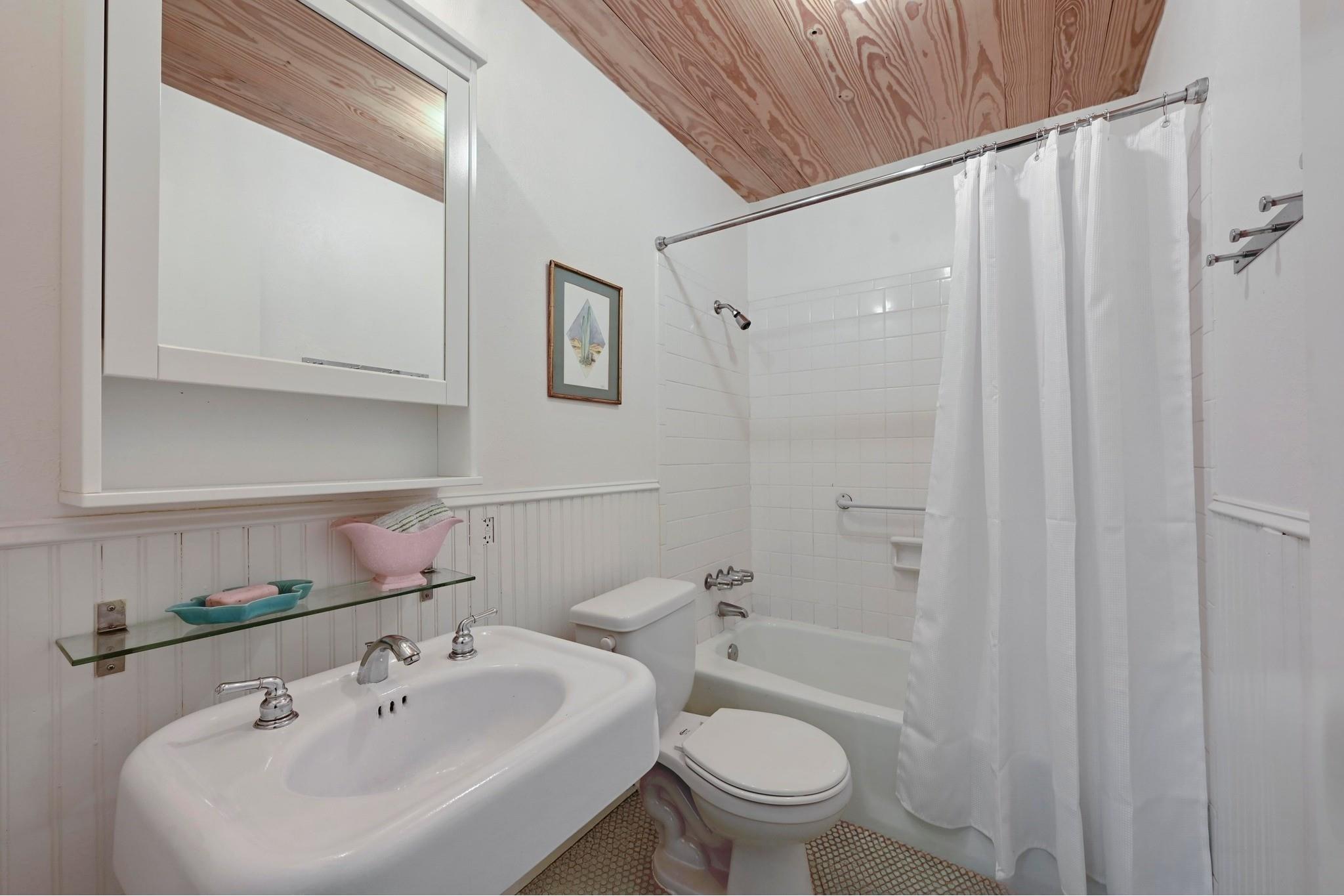 1604 Adriane Dr Property Photo 26