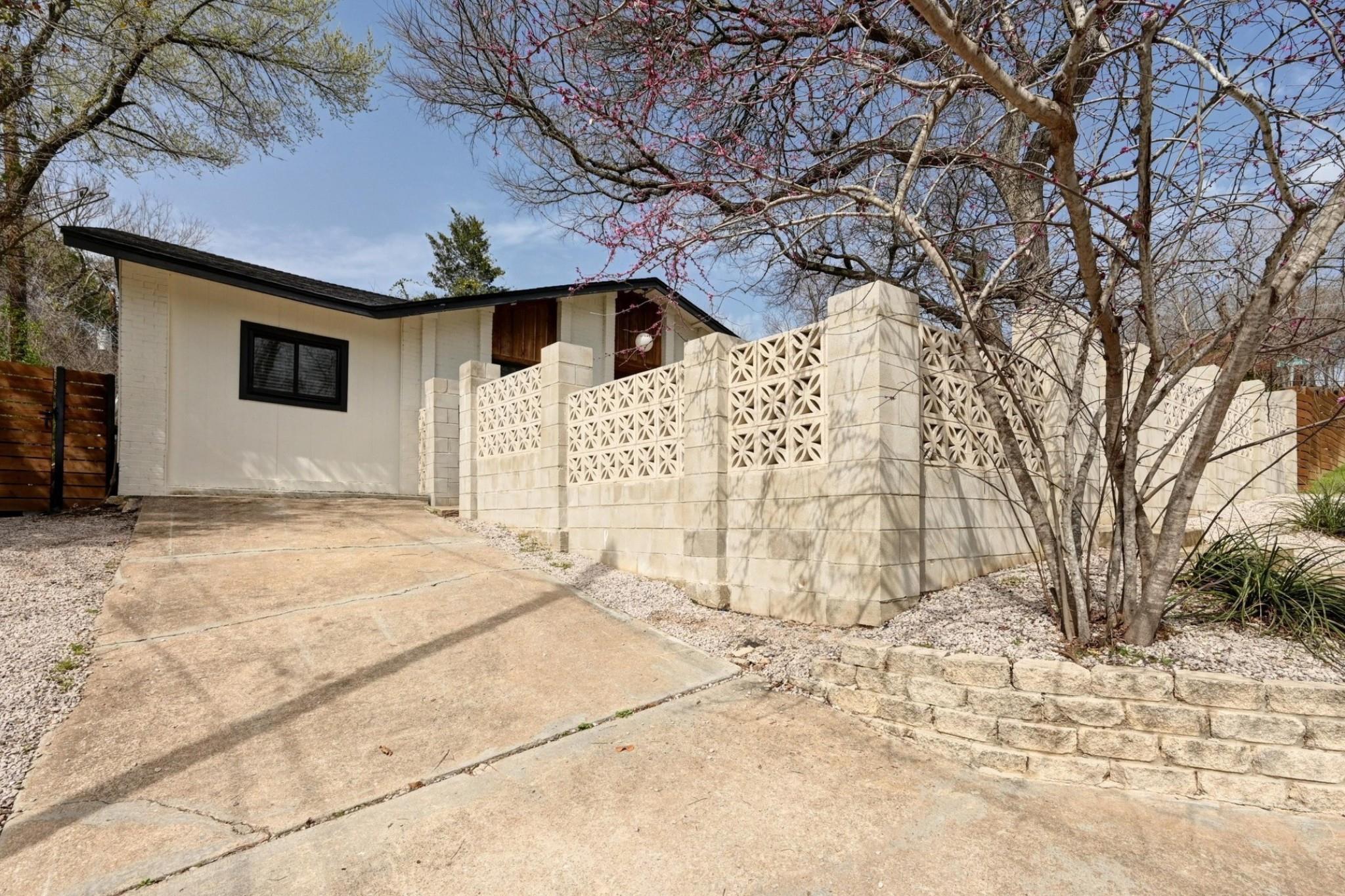 1604 Adriane Dr Property Photo 31