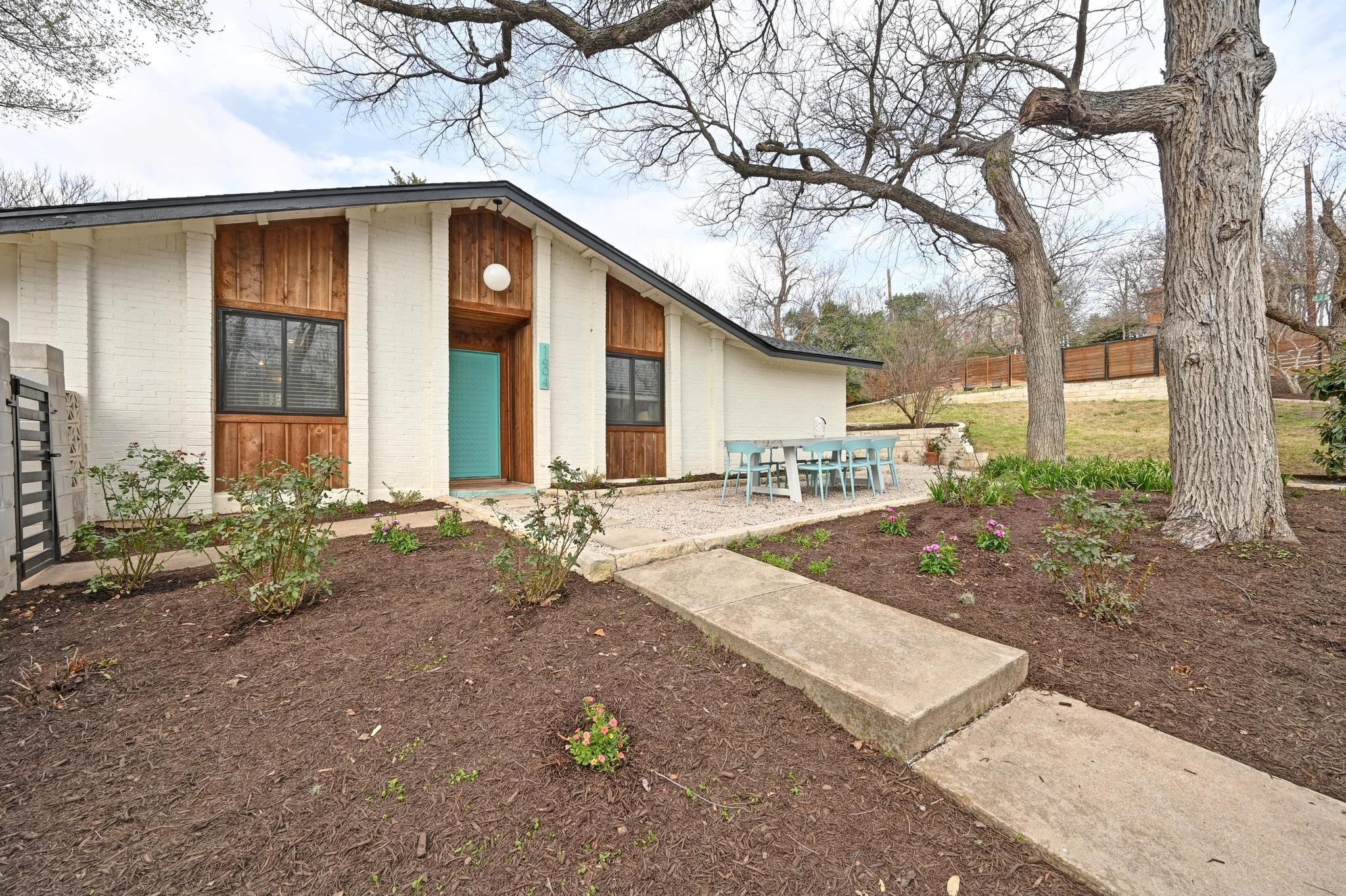 1604 Adriane Dr Property Photo 32