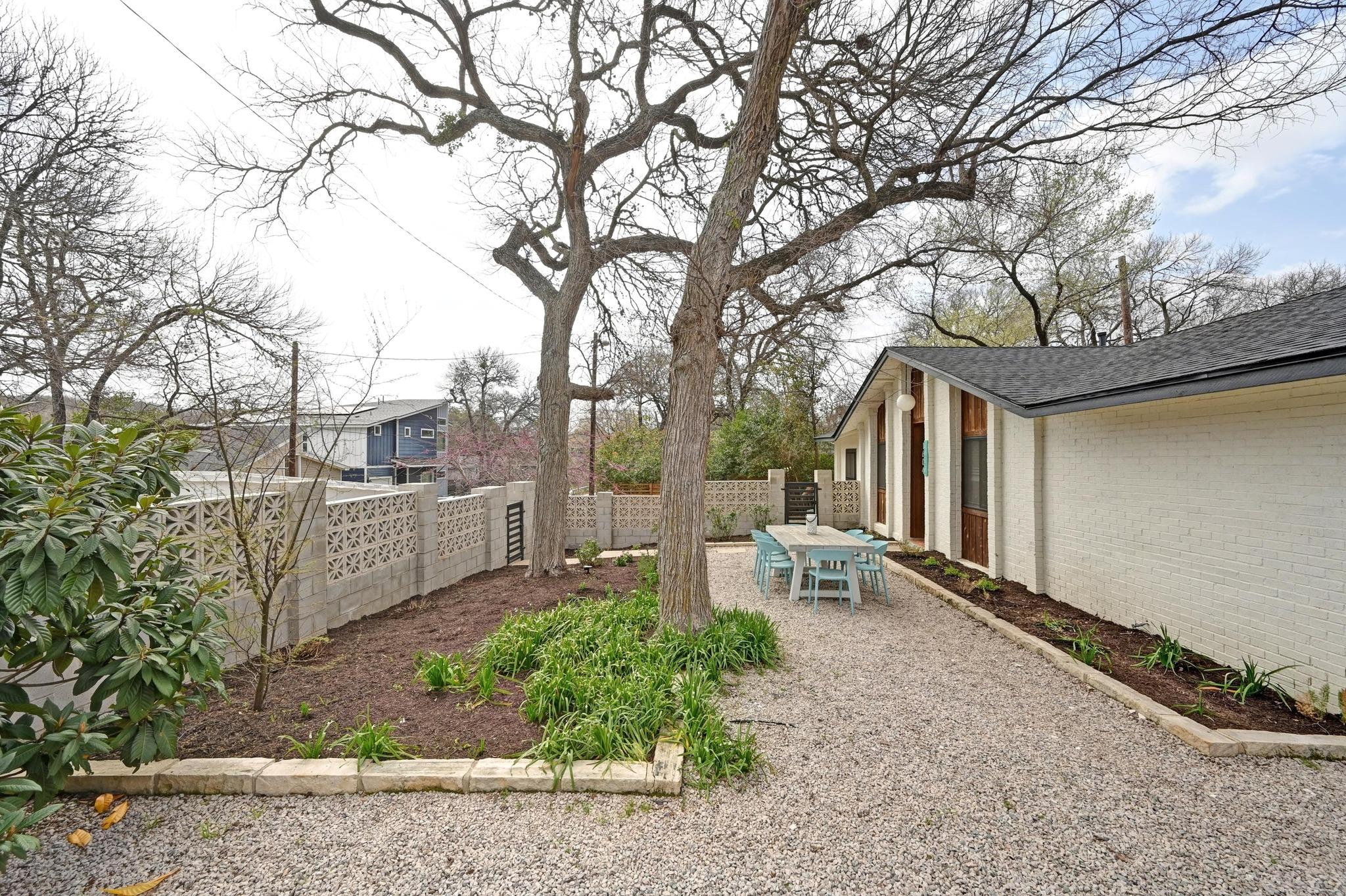 1604 Adriane Dr Property Photo 34