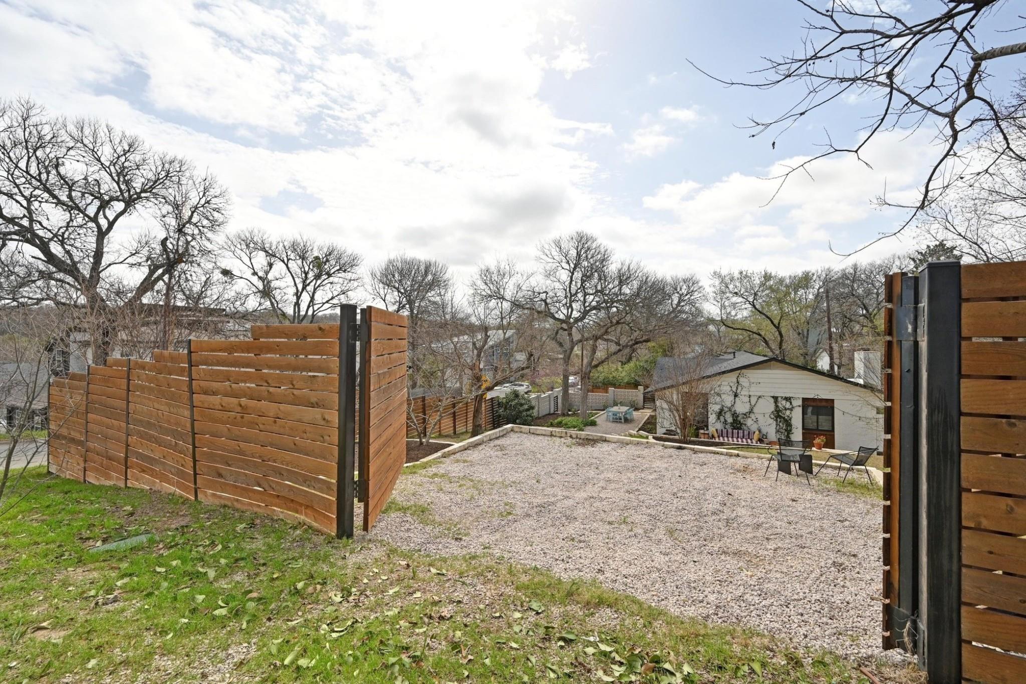 1604 Adriane Dr Property Photo 37