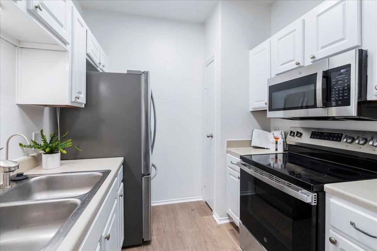 12166 Metric Blvd 135 Property Photo 10
