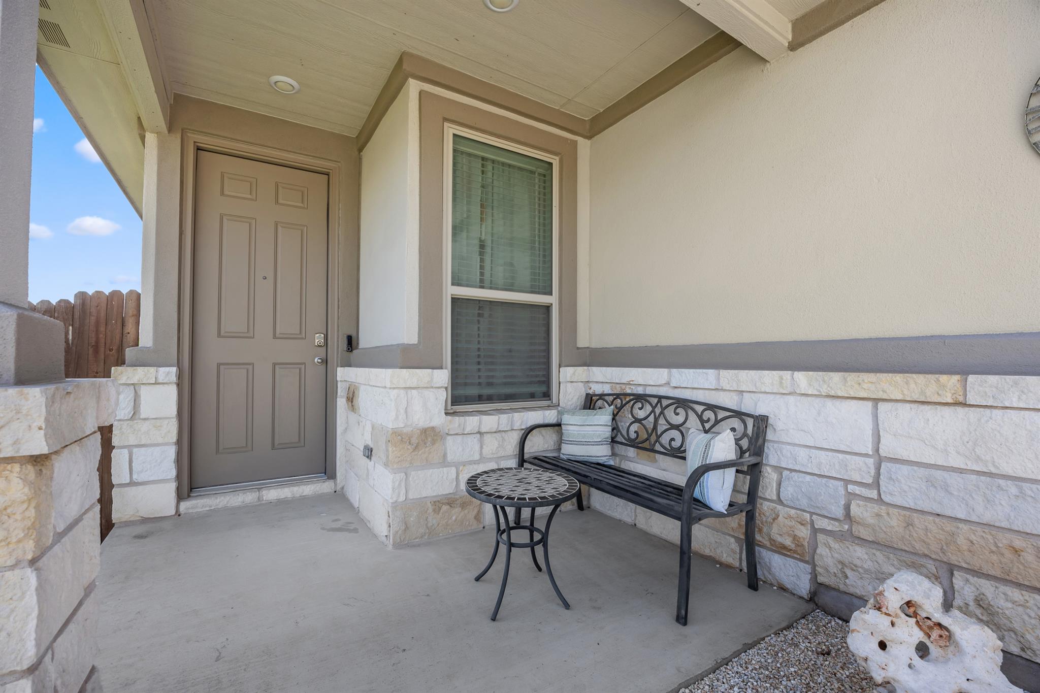 141 Tucana St Property Photo 4
