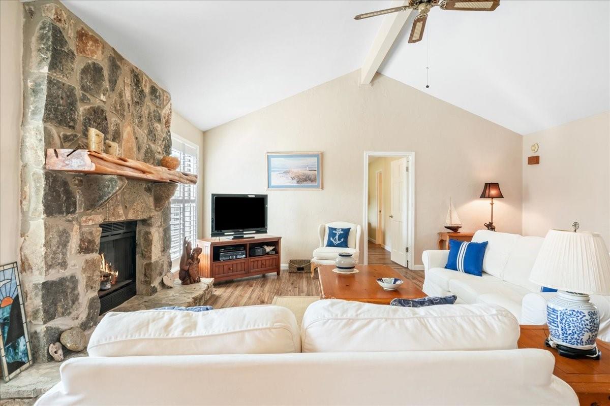 20 Saddle Rock Rdg Property Photo 9