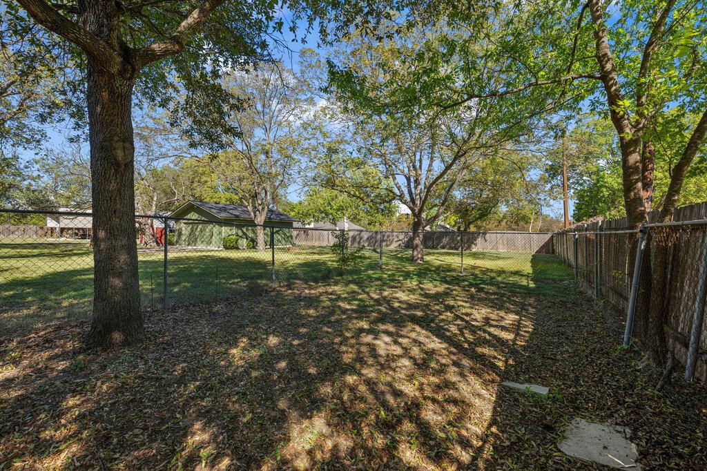 1802 Bumblebee Dr Property Photo 25