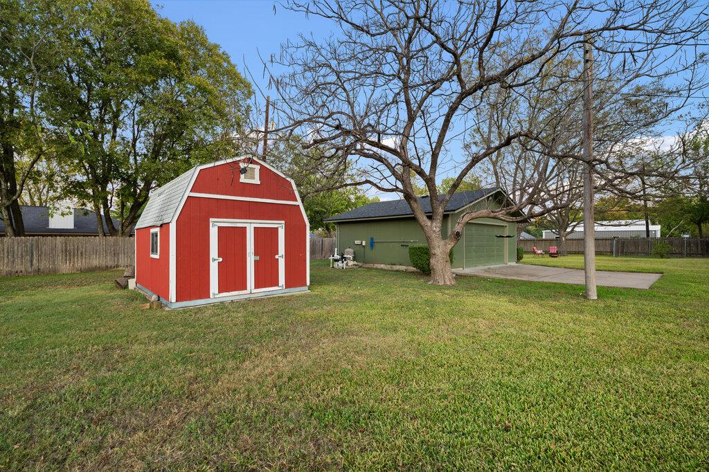 1802 Bumblebee Dr Property Photo 28