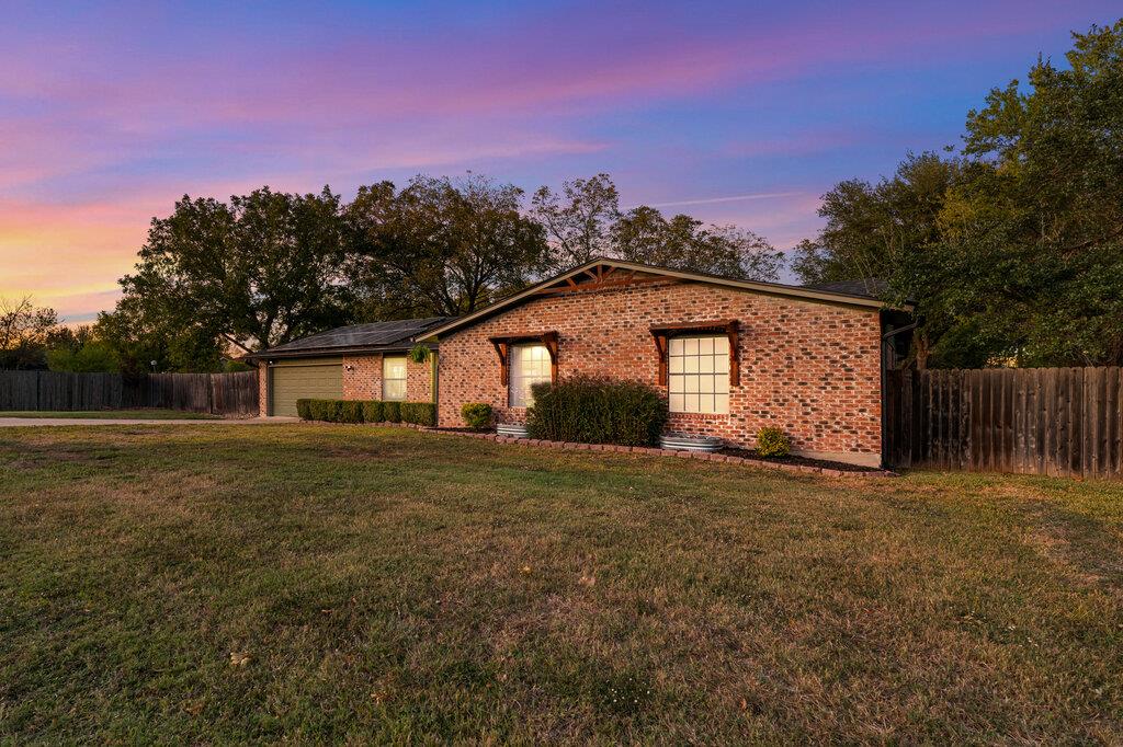 1802 Bumblebee Dr Property Photo 31